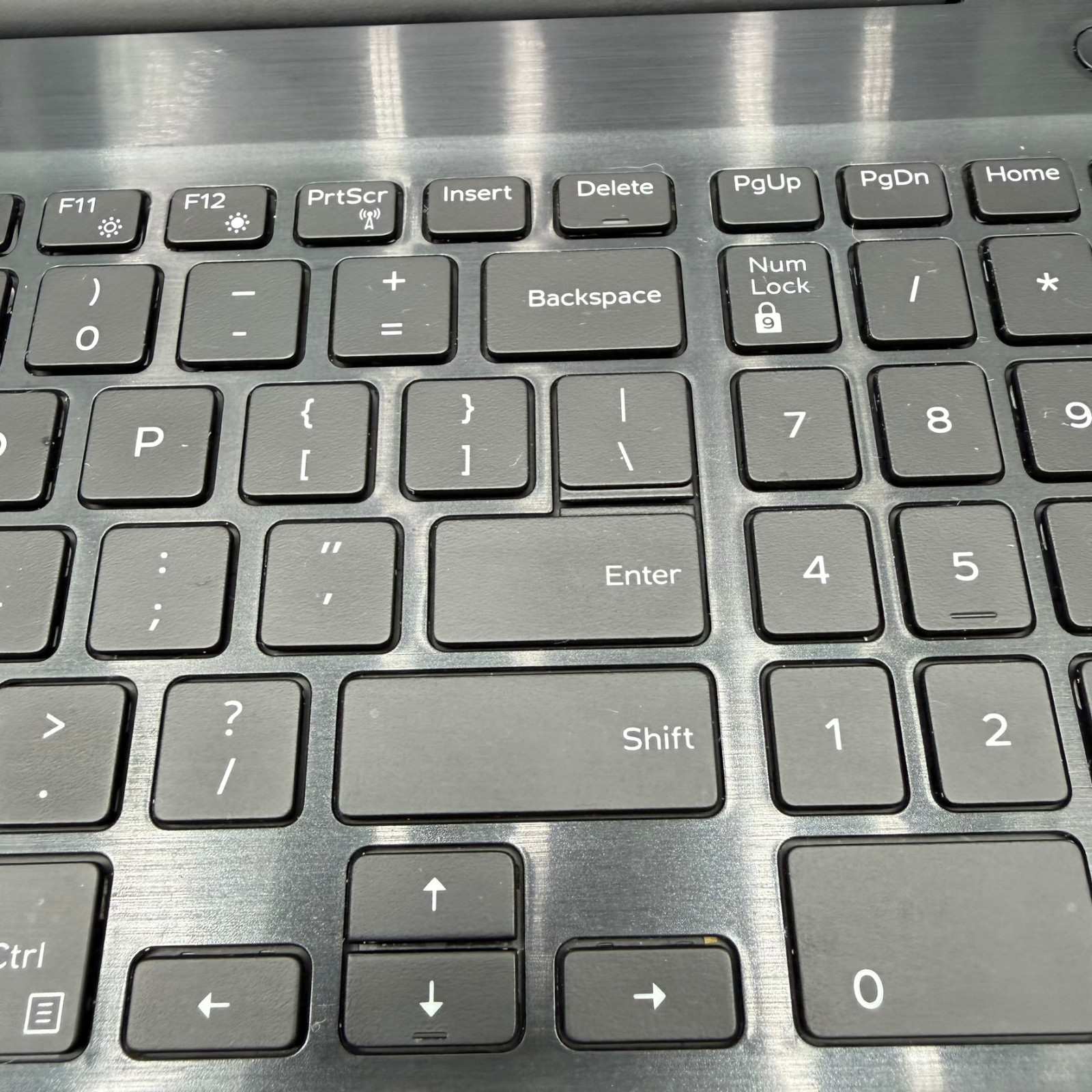 Dell Inspiron 5570 15.6″ Touch i5-8250U 12GB RAM 1TB HDD Win10 + Charger