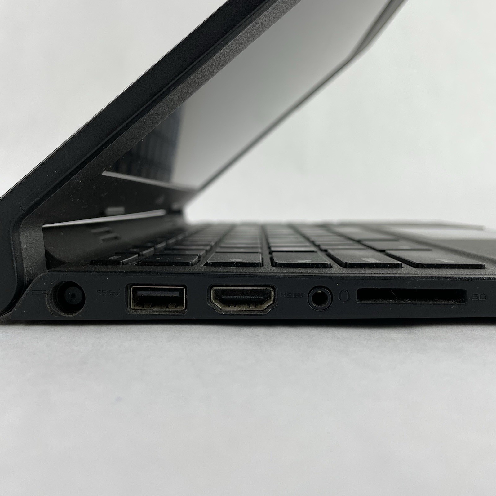 Dell Chromebook 11 P22T 11.6″ Celeron N2840 2.16 GHz 4 GB RAM 16 GB SSD