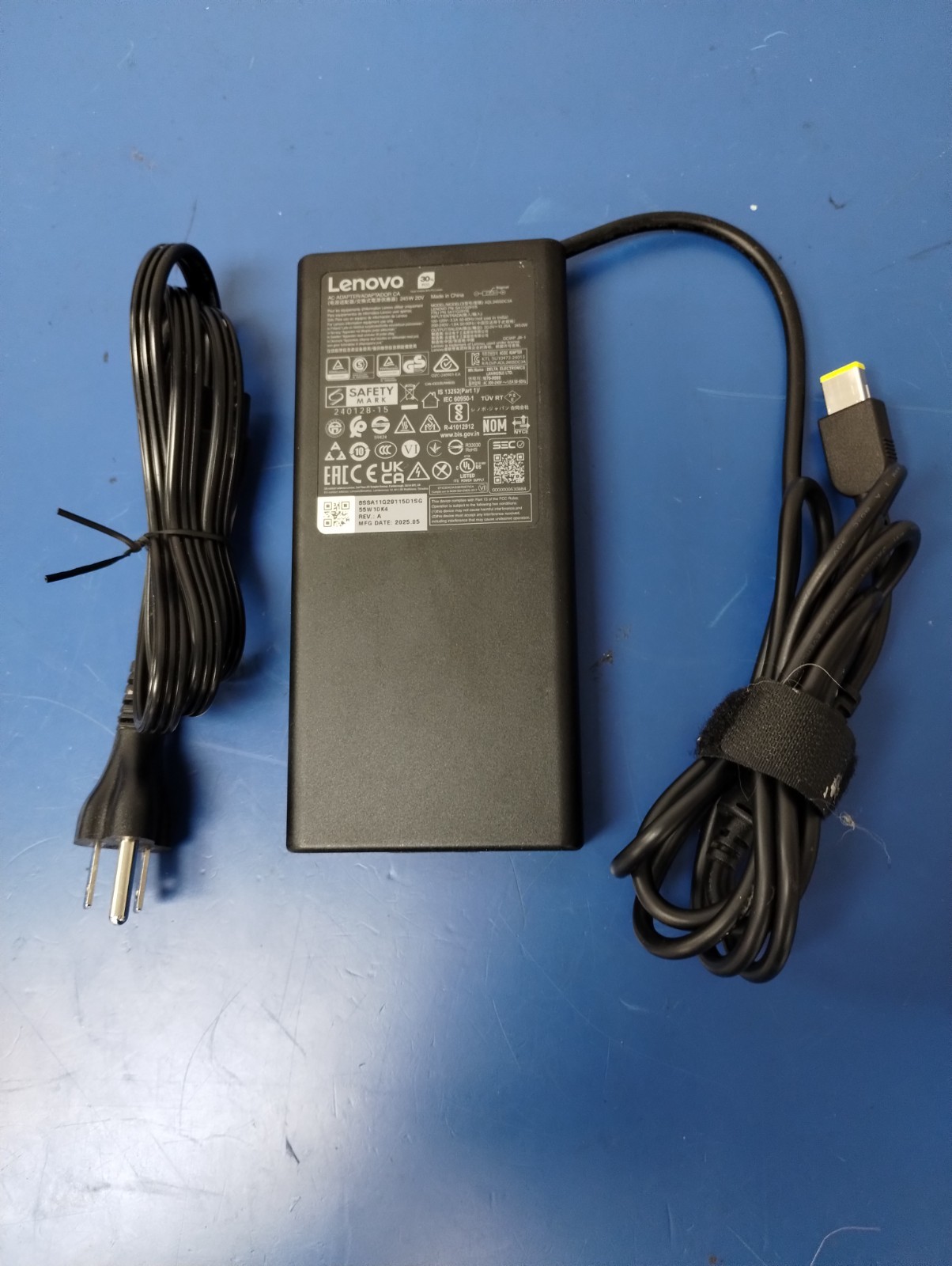Lenovo Legion 5 16IAX10, Intel CORE Ultra 9 275HX, 2.70 GHz 32 GB RAM, 1 TB NVMe