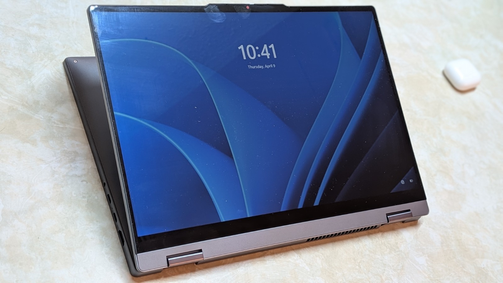 Lenovo IdeaPad 5 2-in-1 16IRU9 16″ Core 5 120U 1.4GHz 16GB RAM 512GB SSD