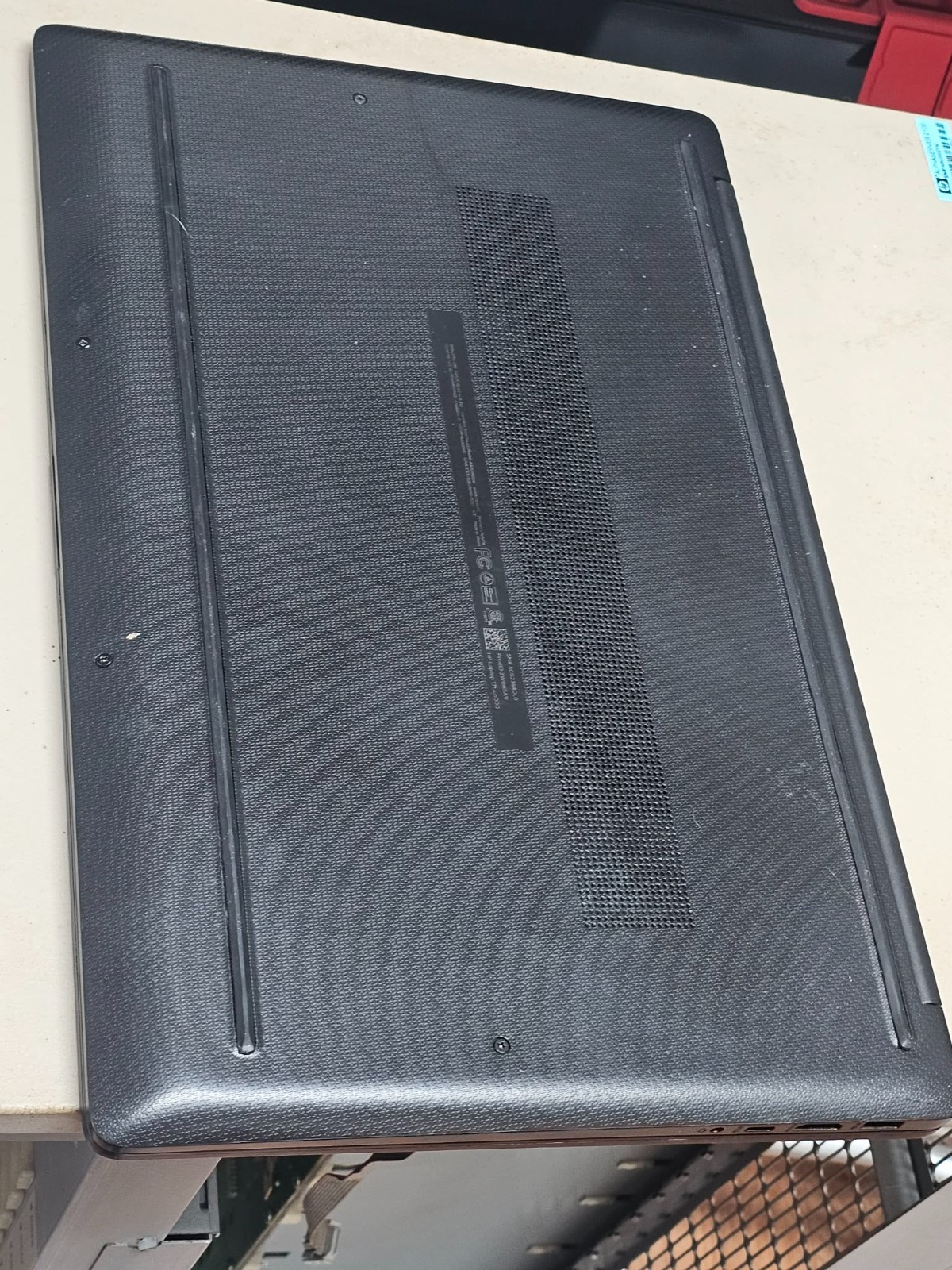 HP PAVILION 17t-cn000 17.3″ i5-1135G7 4GB RAM – Tested to power and post