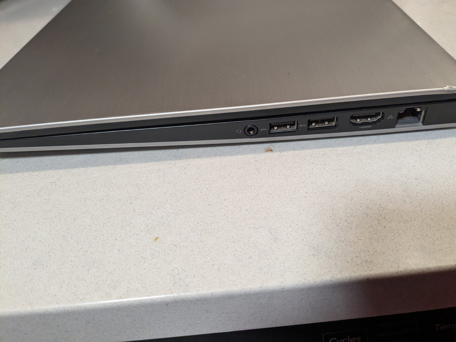 Dell Inspiron 5447 Laptop 15.6″ i7-4510U 2.00GHz 8GB 1TB HDD Win 8.1