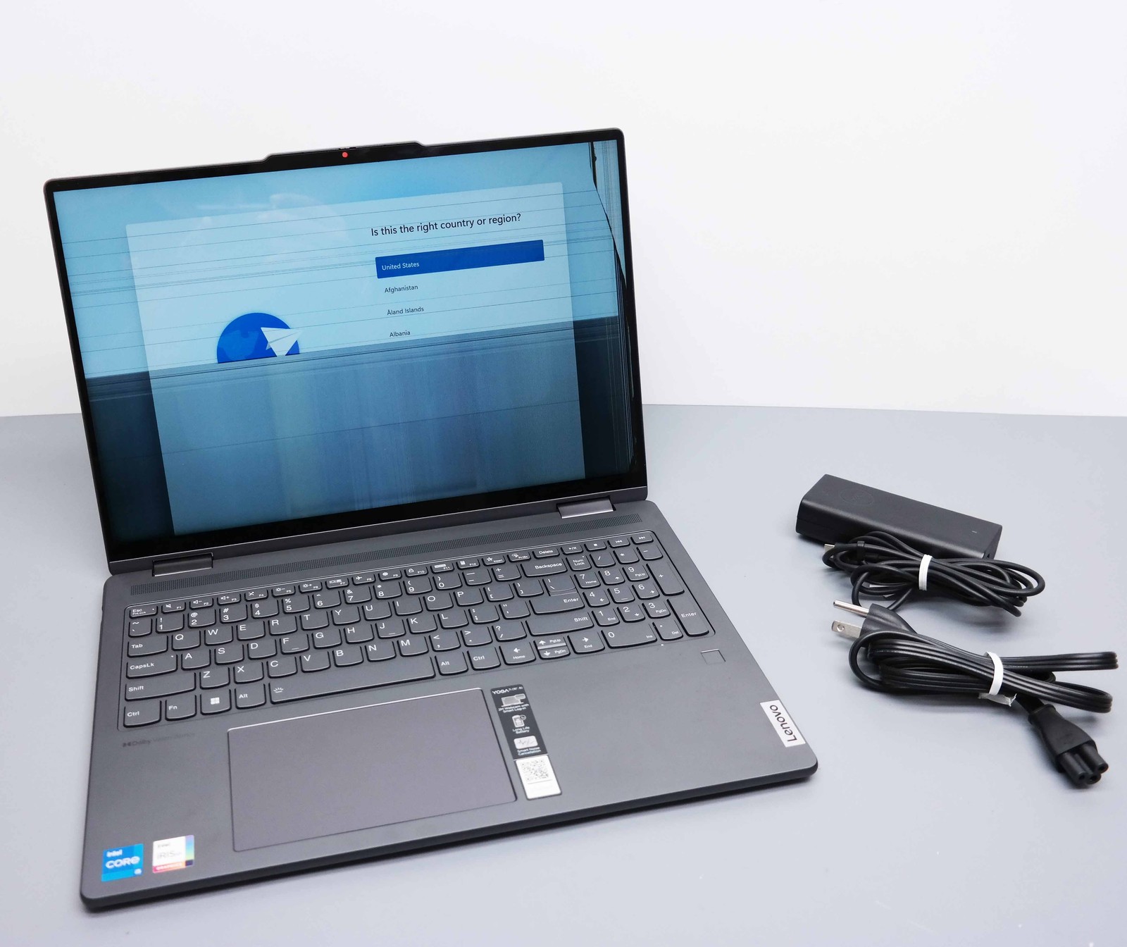 Yoga 7i 16″ Intel Core i5-1335U 16GB RAM 512GB SSD ISSUE
