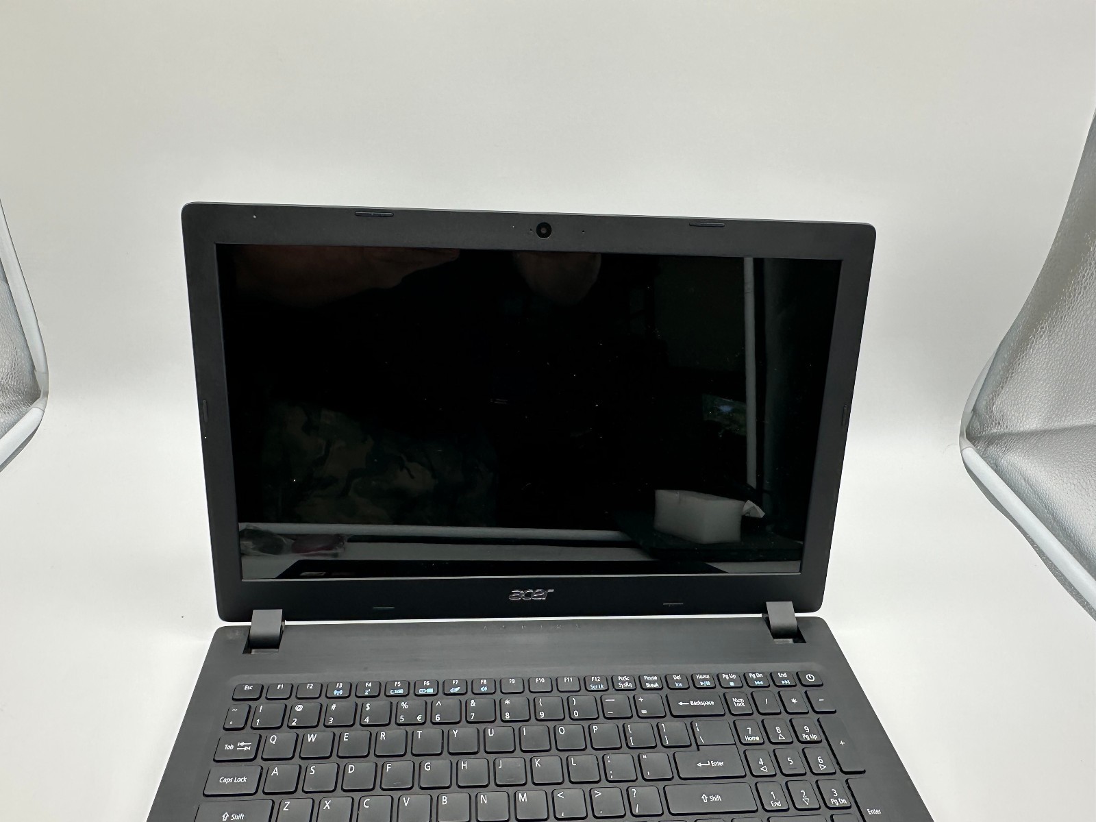 Acer Aspire A315-21 Laptop AMD A9-9420 Radeon R5 8GB RAM NO HDD