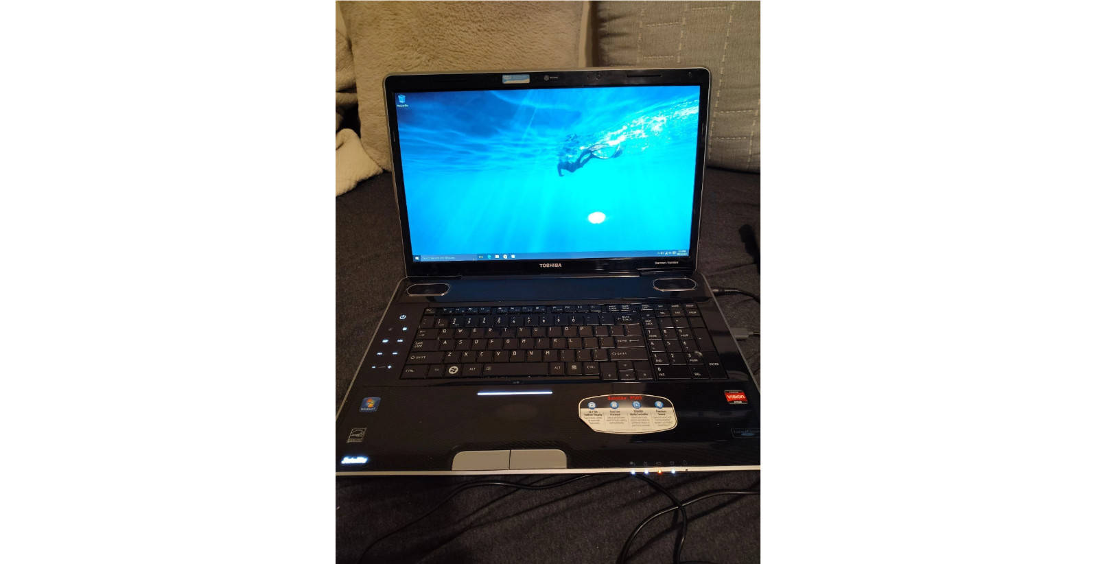 Toshiba Satellite P505D-S8000 Laptop 18.4″ rarest very fine