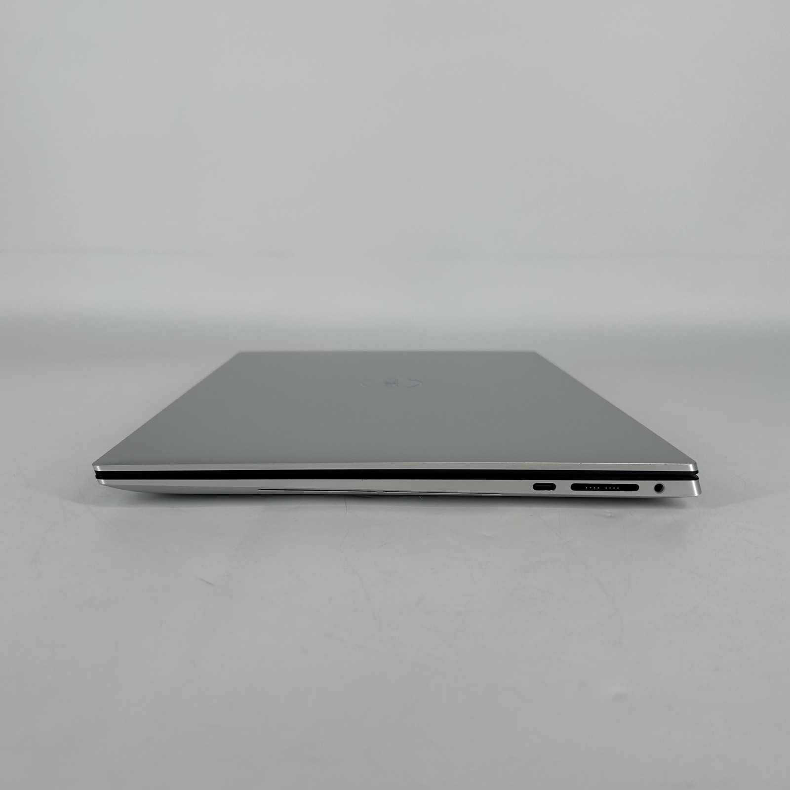 Dell XPS 15 9510 FHD+ i9-11900H 2.50GHz 32GB 1TB SSD RTX 3050 Ti WORN C KEY