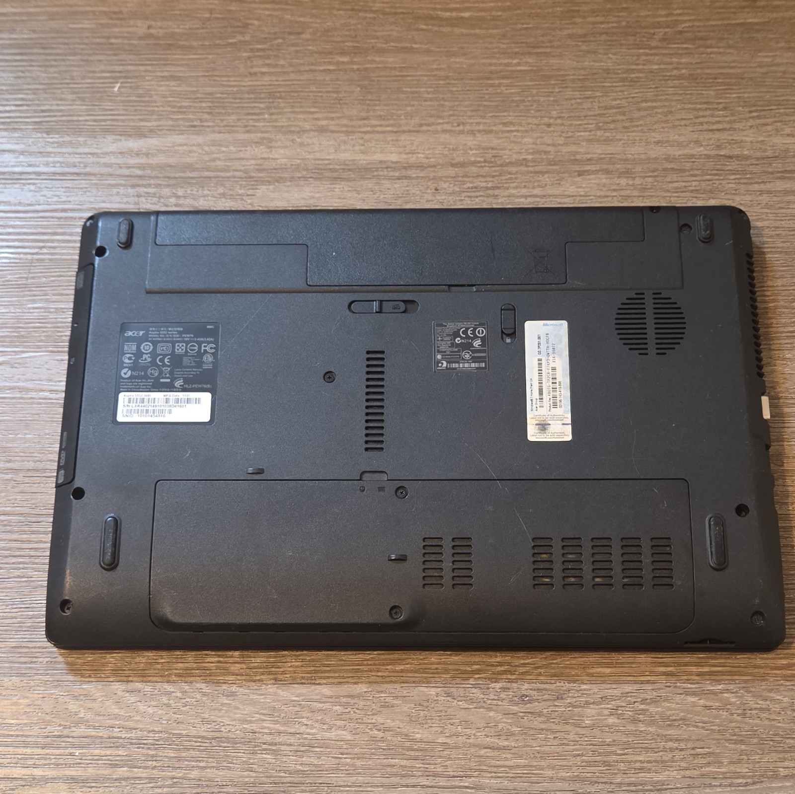 Acer Aspire 5552-3691 15.6″ AMD V 2.30GHz 4GB 250-499GB HDD Win7 Black