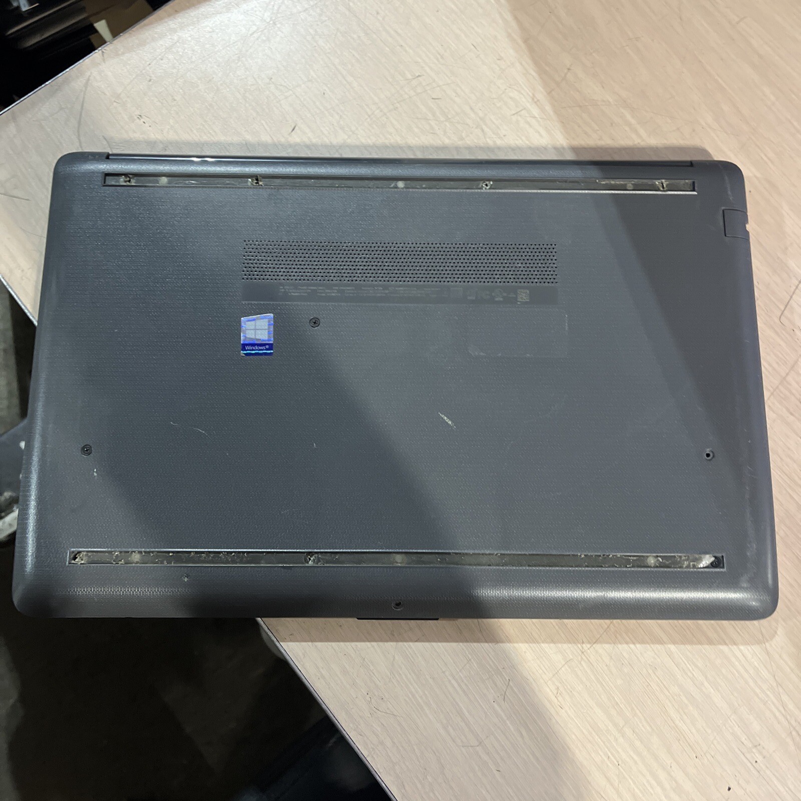 HP 255 G7 NOTEBOOK AMD A6-9225 RADEON 8GB RAM NO HD ;