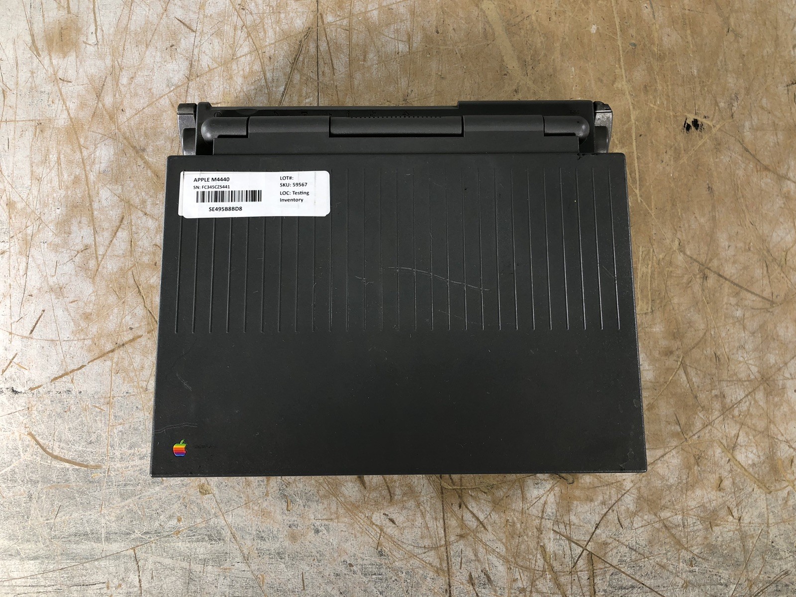 APPLE POWERBOOK 180 (M4440) 68030 @ 33Mhz, 4MB RAM, NO HDD/OS – (FOR PARTS)