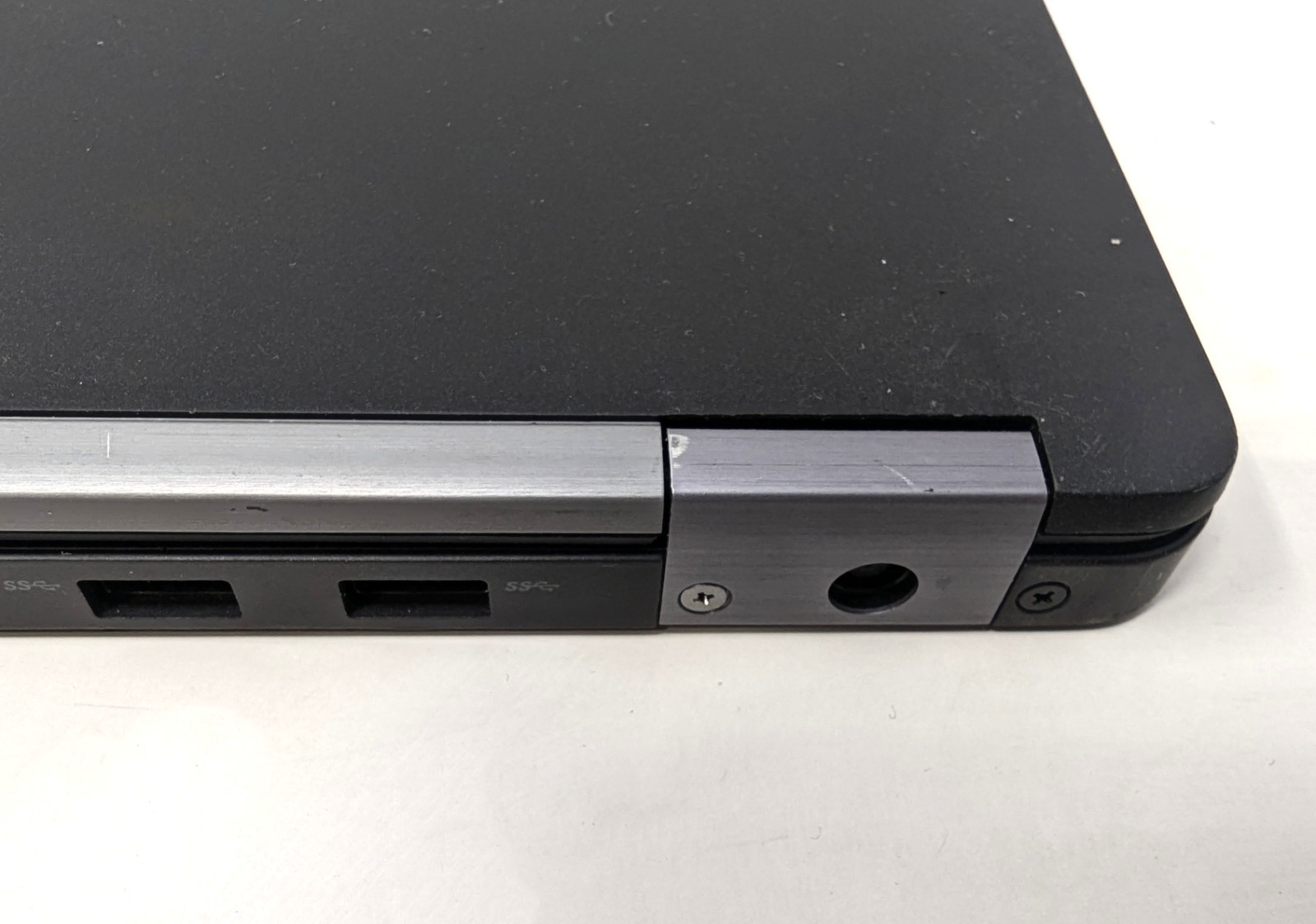 Dell Latitude E7470 – 14″ Intel Core i5-6300U 2.5 GHz 8GB DDR4 RAM No OS/SSD