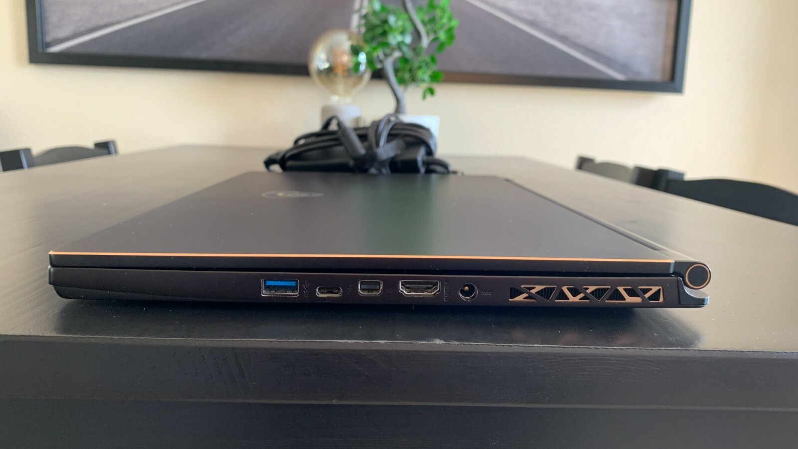 MSI GS65 Stealth 9se 15.6 inch 240HZ (512GB, Intel Core i7 9th Gen., 2.60GHz