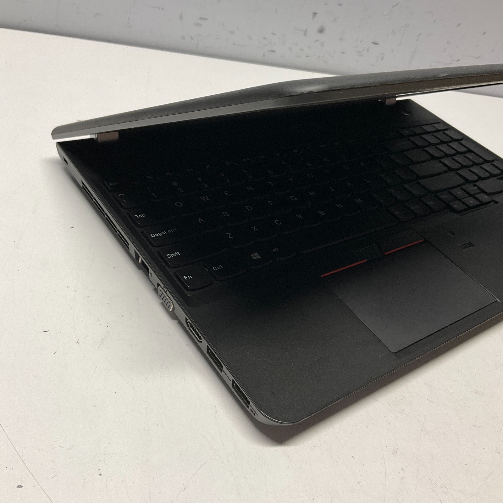 Lenovo ThinkPad E560 Intel Core i5-6200U 2.3GHz 4GB 250GB SSD Windows 10 READ