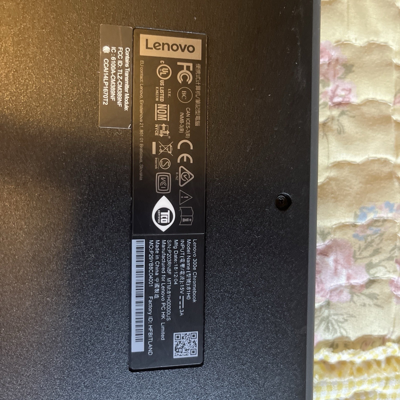 Lenovo 300e Chromebook 81H0 (11.6″ Touch, 4GB, 32GB eMMC, ChromeOS) w/ Charger
