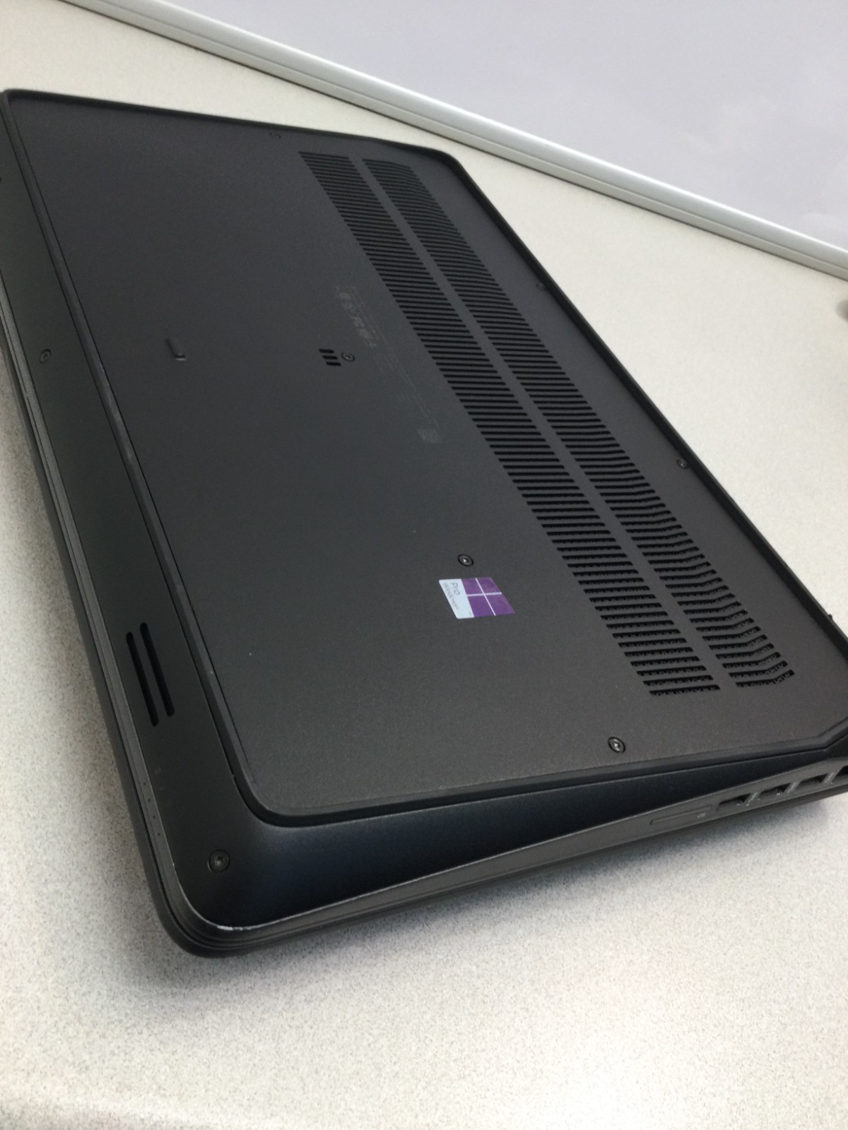 HP ZBook 17 G3 core i7 6th gen 2.60ghz 128GB SSD 8GB RAM 17.3” WIN 11 PRO