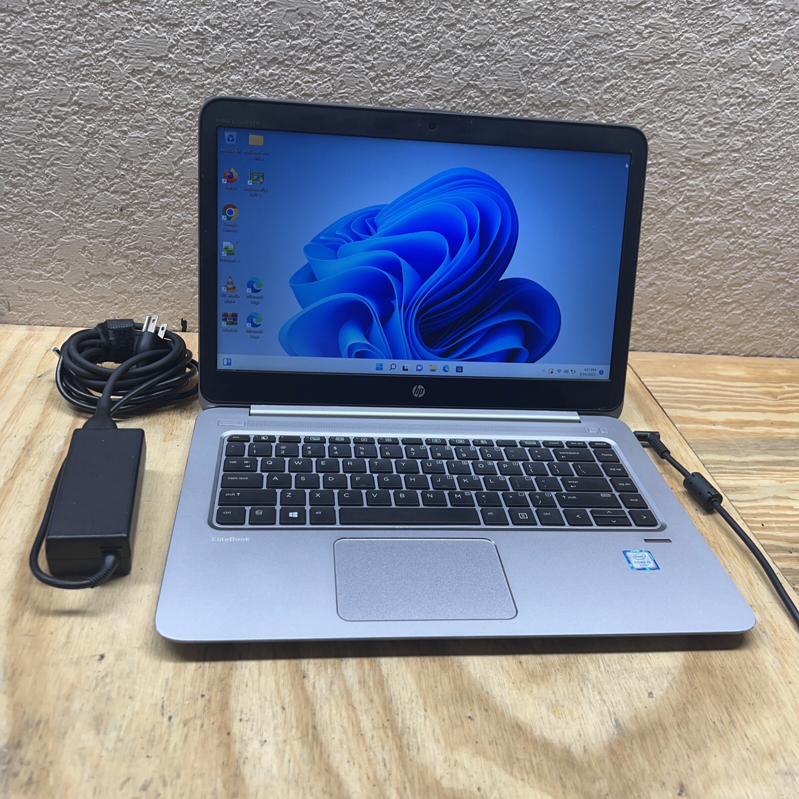 HP EliteBook Folio 1040 G3 Laptop – i5 2.3GHz 8GB 512GB SSD Windows 11,office