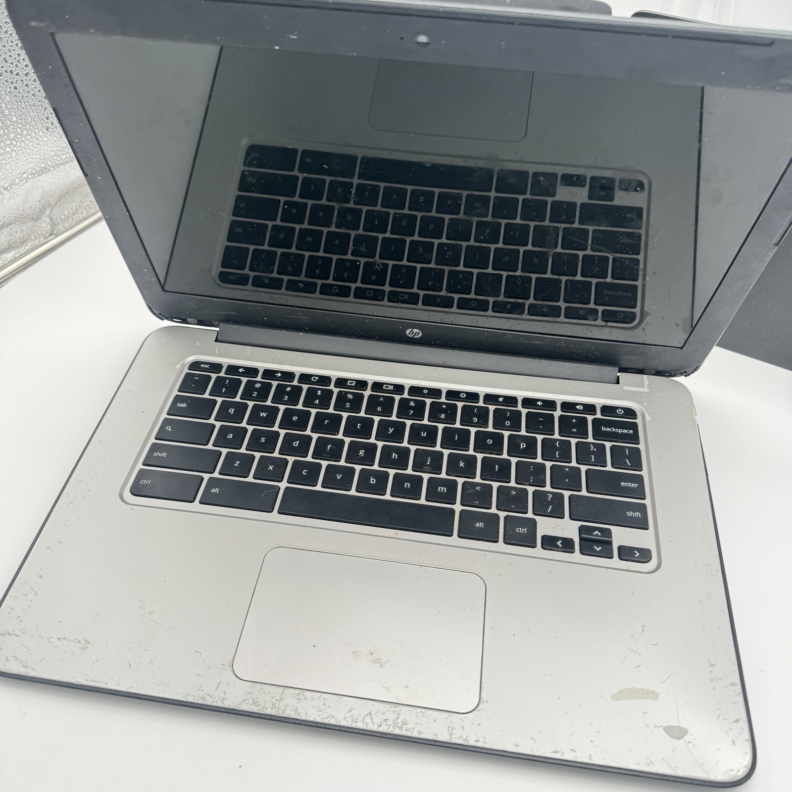 HP Chromebook Lot Of 6 Mixed For Parts Only Broken Hinges Untested Screens Good