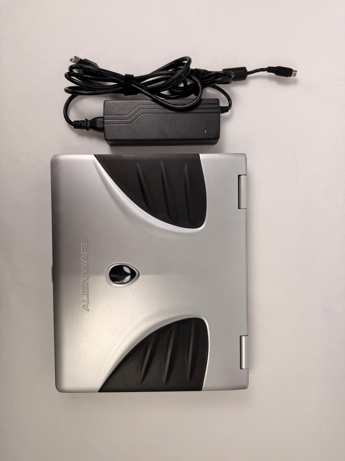 RARE 2004 Alienware Area 51m 766SN0 (Pentium 4, 1GB RAM, 80GB HDD, Win XP)
