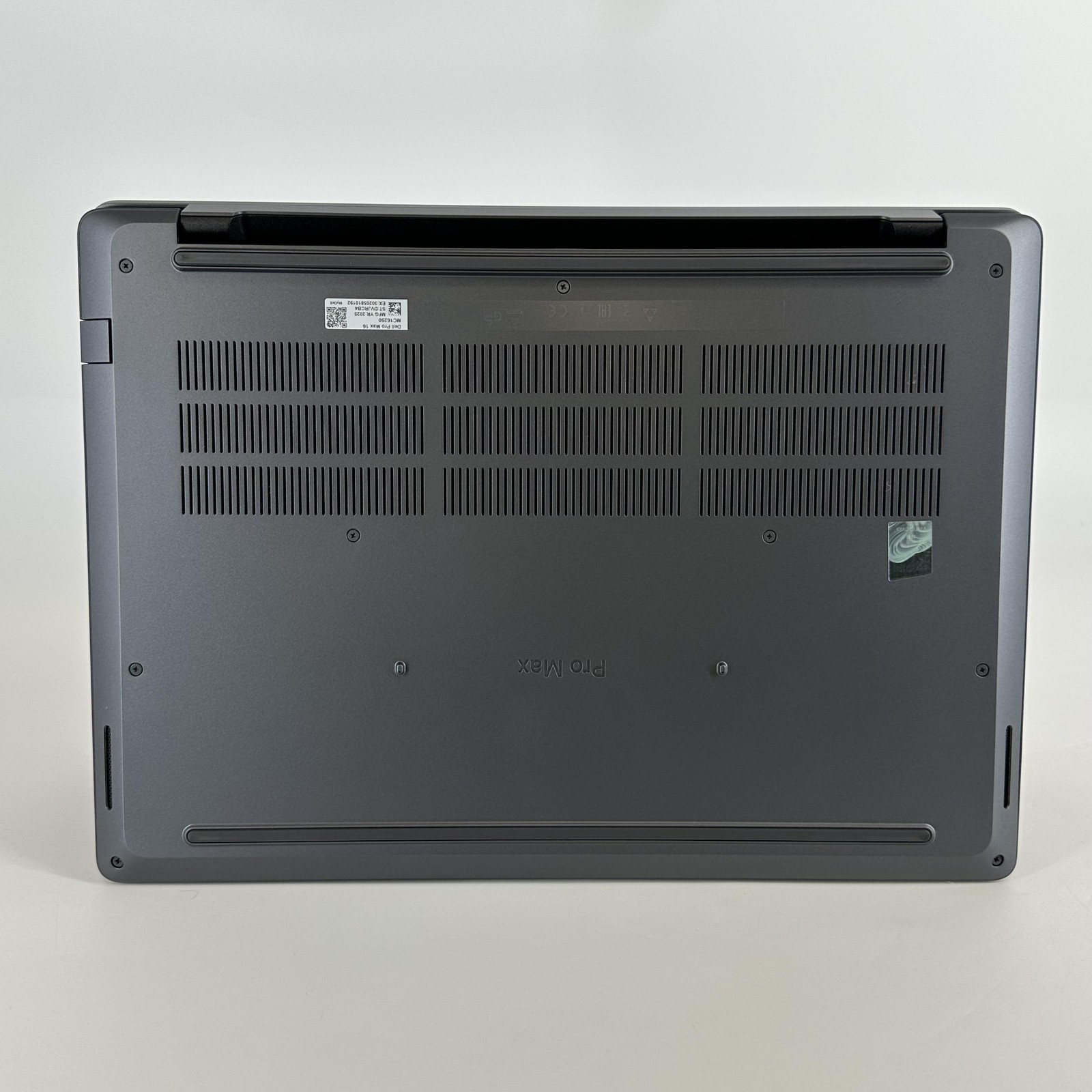 Dell Pro Max 16 MC16250 FHD+ 2.2 GHz Ultra 7 265H 32GB 1TB SSD Excellent