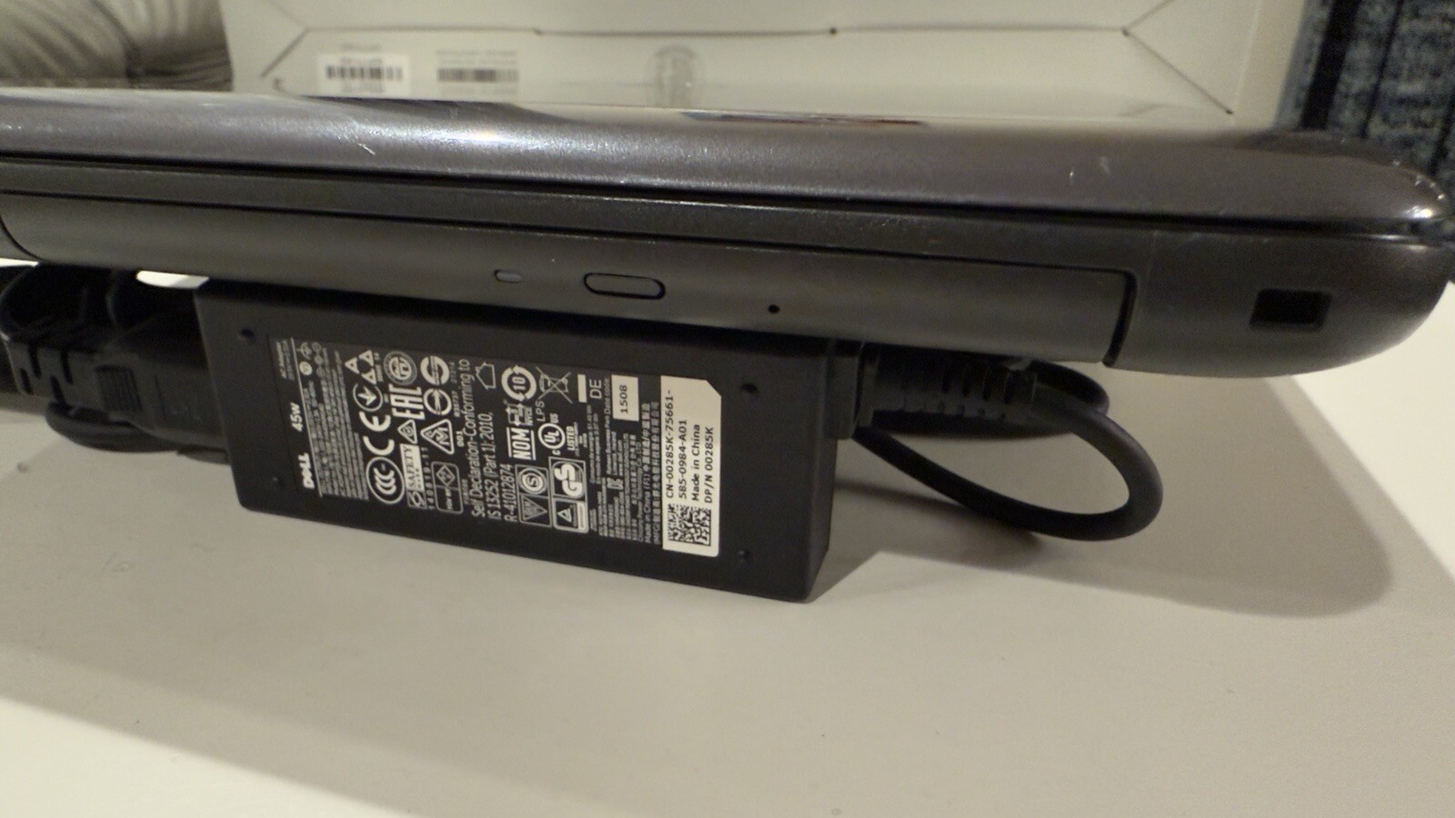 Dell Inspiron 5565 AMD A9 7th Gen. Dell Adapter 45W. No RAM, No HDD See Pictures