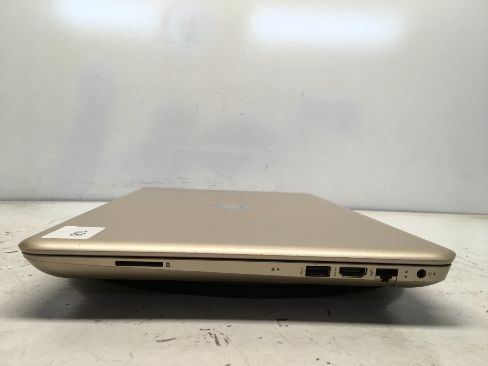 HP Pavilion 15-AW007CY AMD A9-9410 2900MHz 2 GB NO HDD