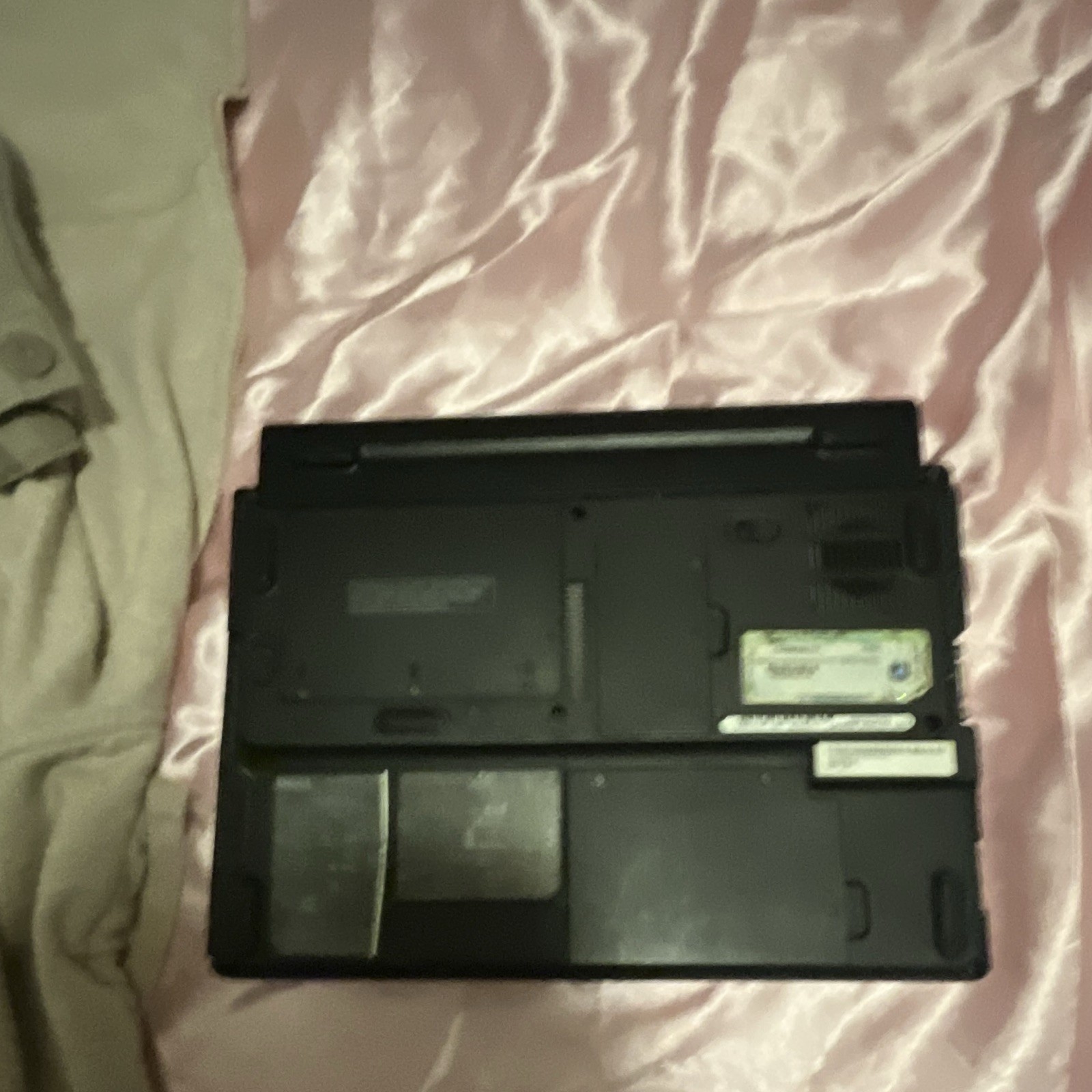 Dell Latitude D610 14.1in Silver Pentium M 1.60GHz 1GB RAM 40GB HDD Webcam