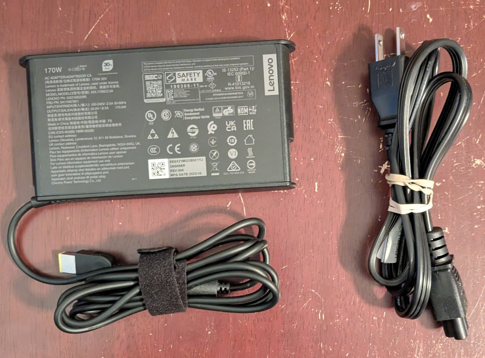 Lenovo Yoga Pro 9i 16″ 3.2K 165Hz (Core Ultra 9 185H, 32GB/1TB SSD, RTX 4050)