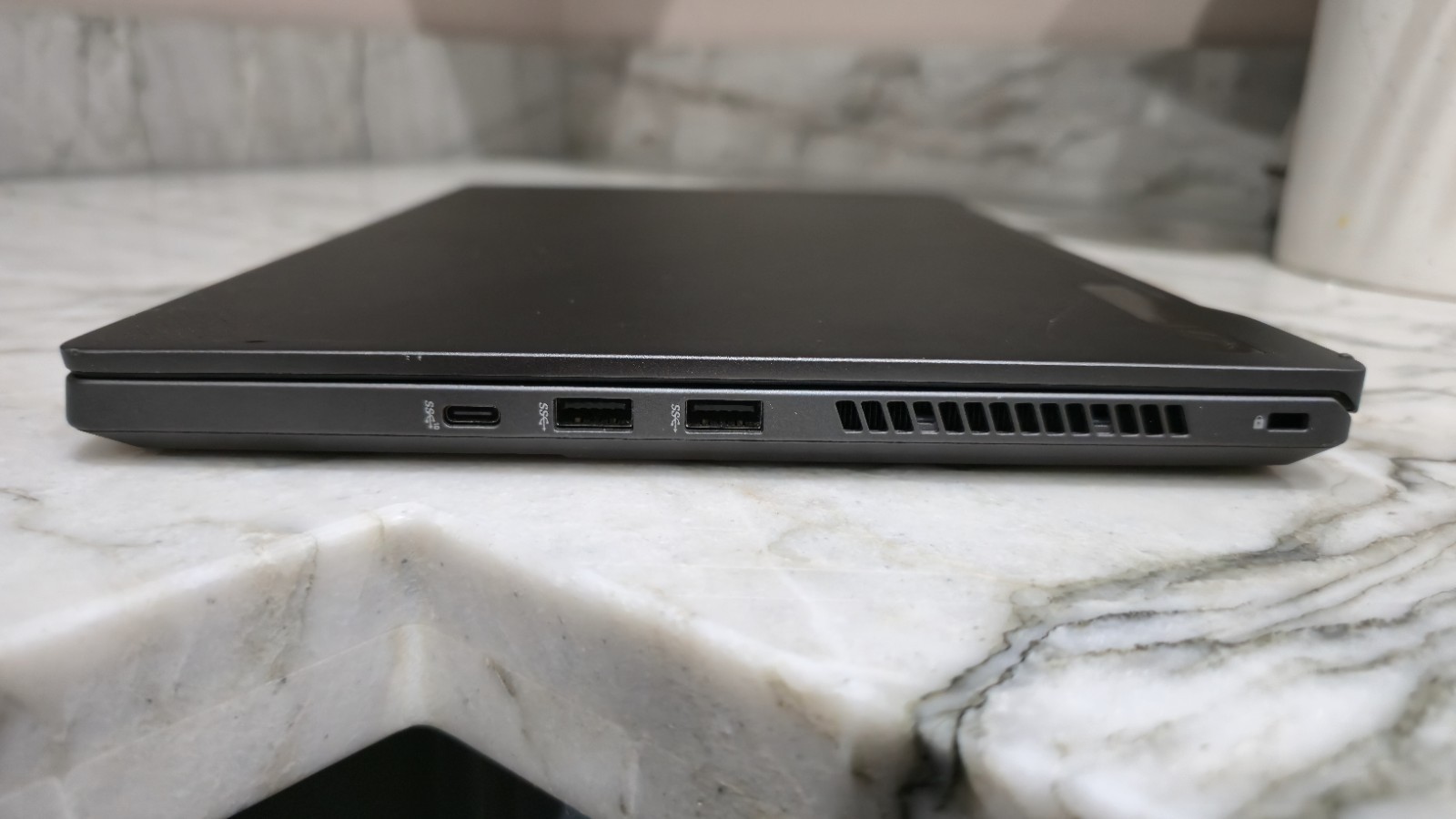 ASUS ROG Zephyrus G14 16 GB, 512GB NVIDIA GeForce GTX 1650 10/10 Condition
