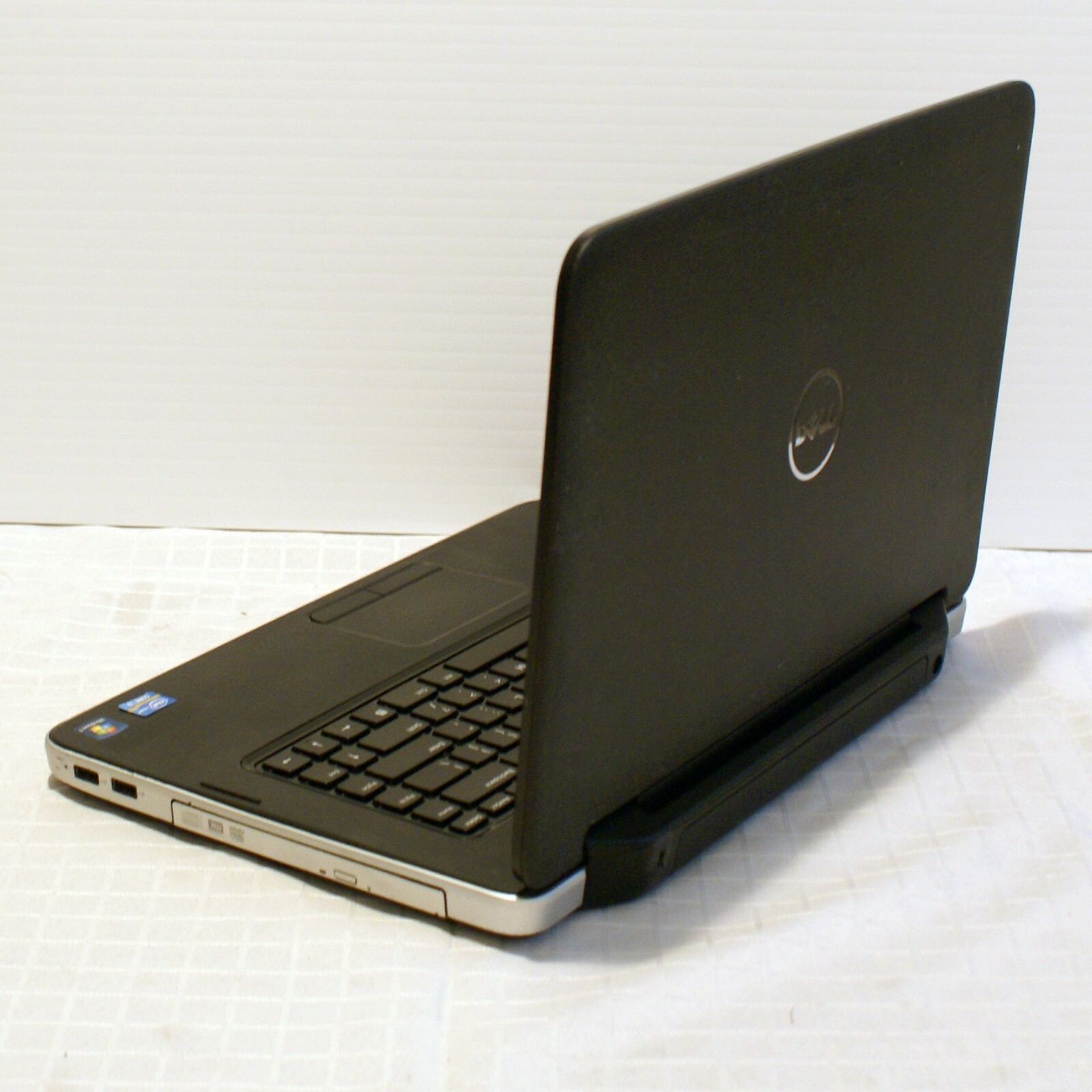 Dell Vostro 2520 – Intel i3-2328m 2.2Ghz 4GB 250GB Windows 10 Home Ac Adapter