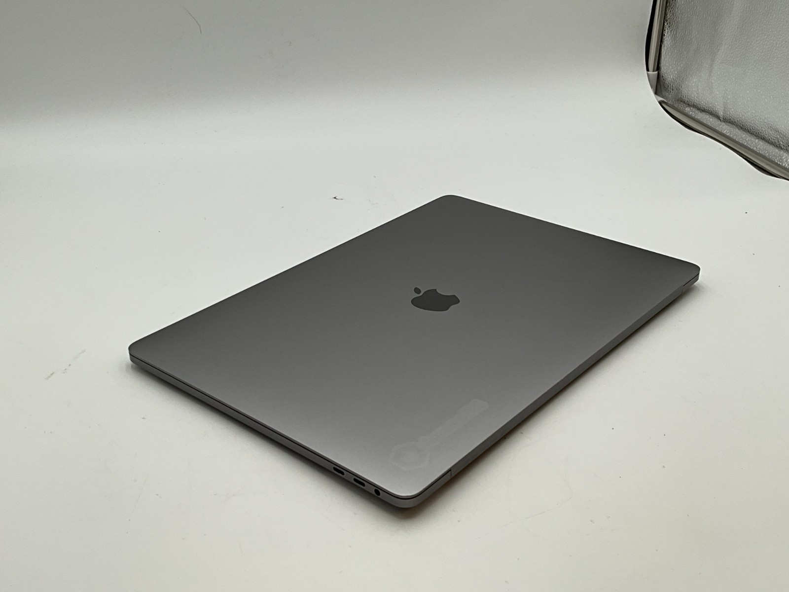 APPLE MacBook Pro 15 A1990 i7- 16GB 512GB SEQUOIA ^C02Z64J6LVDQ