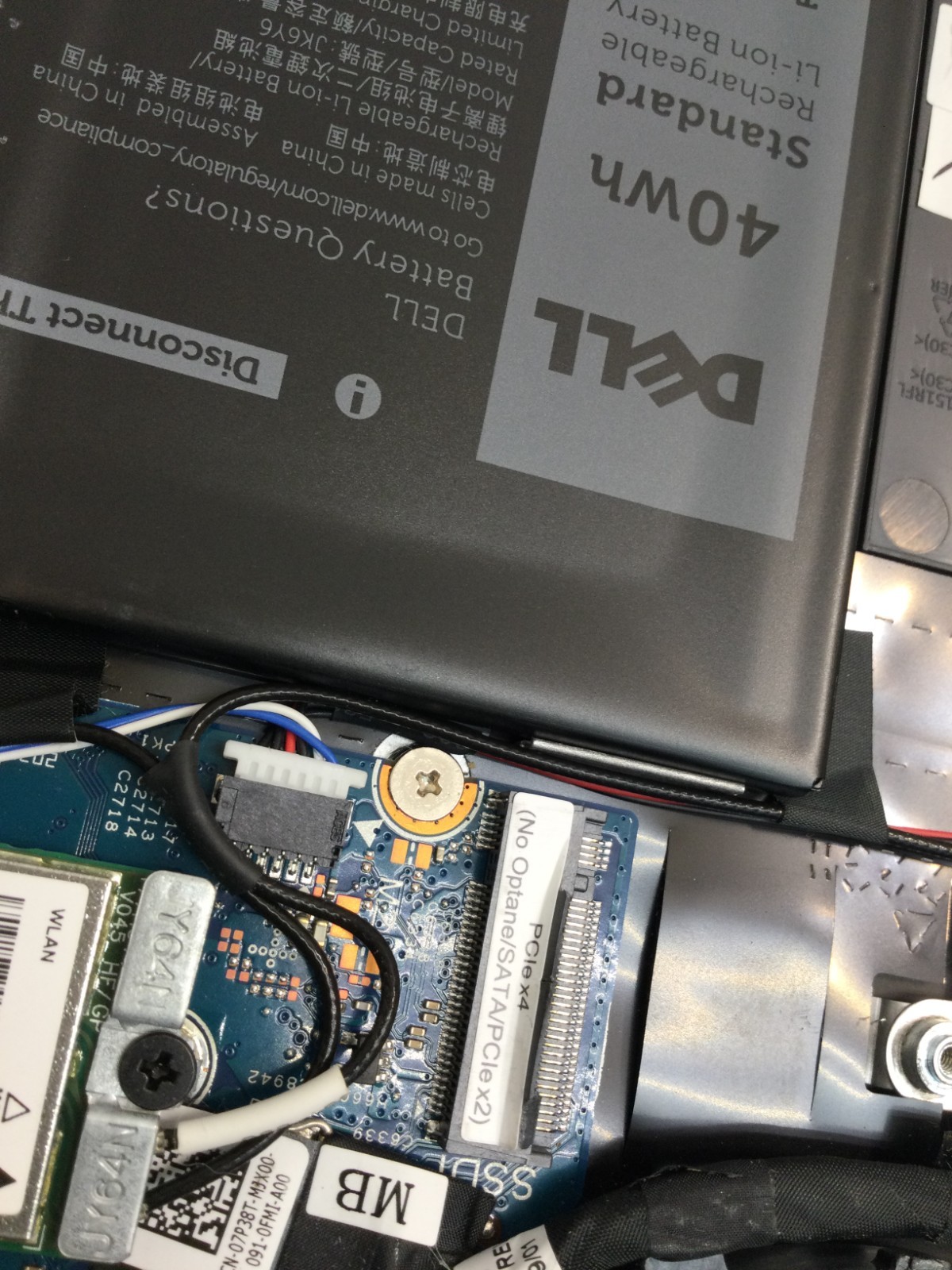 **AS-IS**Dell Vostro 5402 14″ core i5 11th gen 8GB RAM /NO SSD /PARTS OR REPAIR!