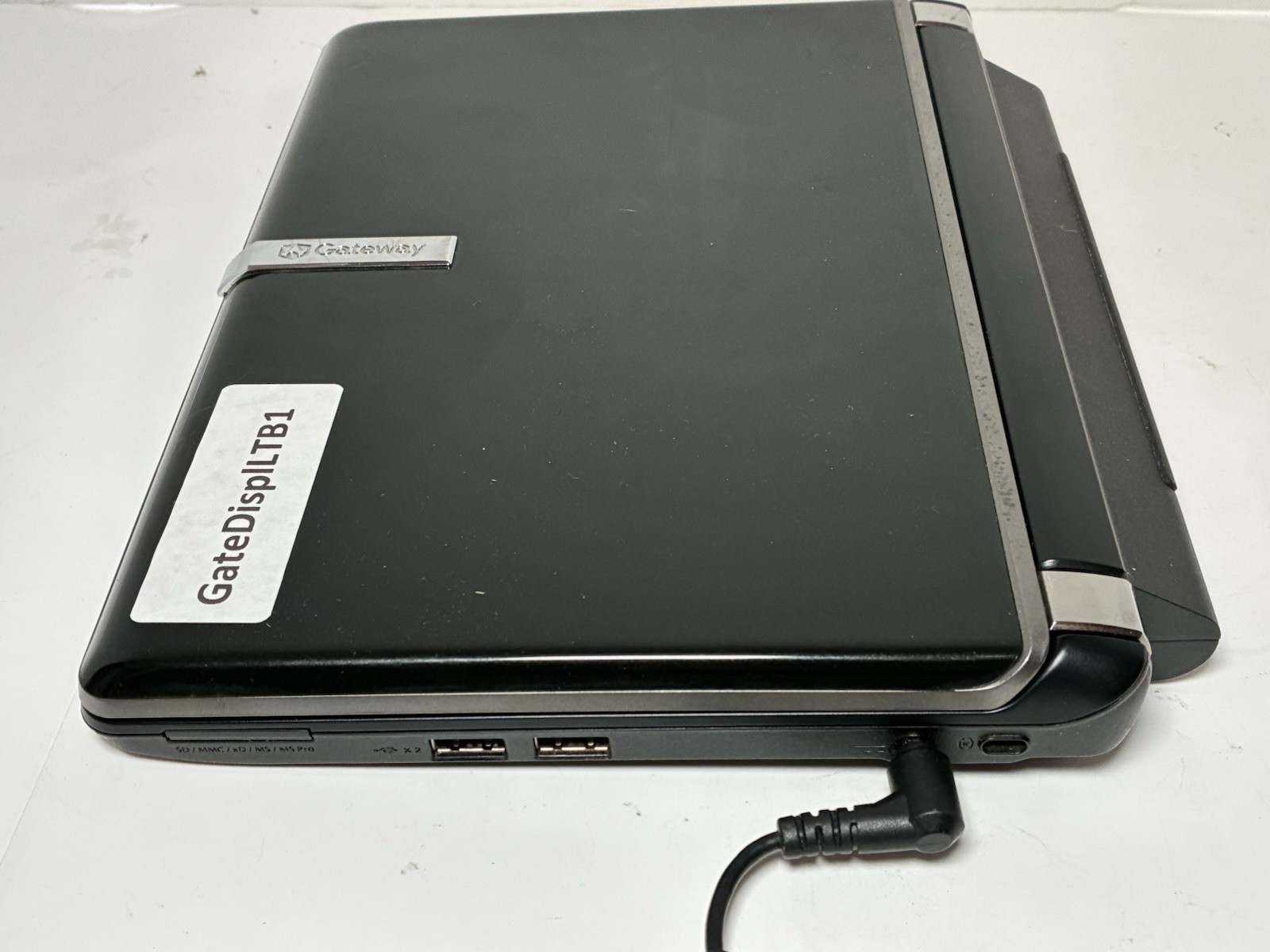 Gateway KAV60 Retro Mini Gaming Laptop Intel Atom 1.60GHz 2GB RAM (Windows XP)