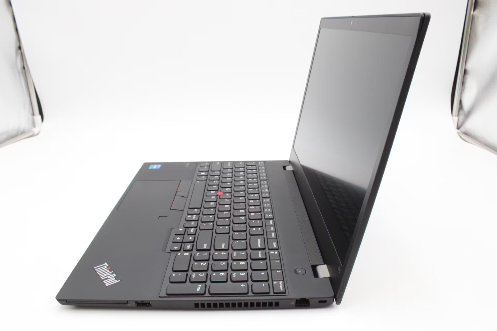 Lenovo ThinkPad T15 Gen 2i Used 15.5″ i5-1135G7, 256GB NVMe, 8GB RAM