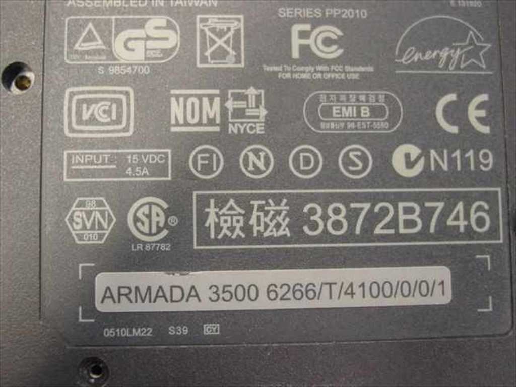 Compaq Armada 3500 PII266 Laptop 32MB RAM 4.1GB HDD – No AC Adapter – As Is