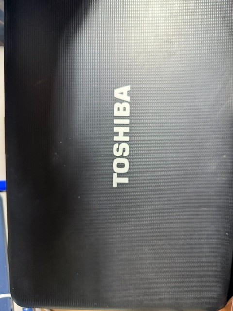 Toshiba Satellite C855D-S5320 500 GB, 15.5″ LED TruBrite Laptop, Tested, *READ*