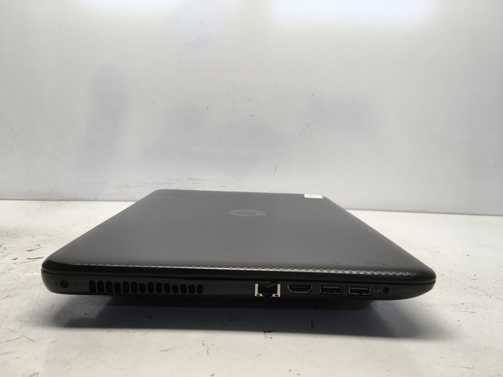 HP 15-AF131DX AMD Quad-Core A6-5200 APU 2GHz No RAM NO HDD No Batt