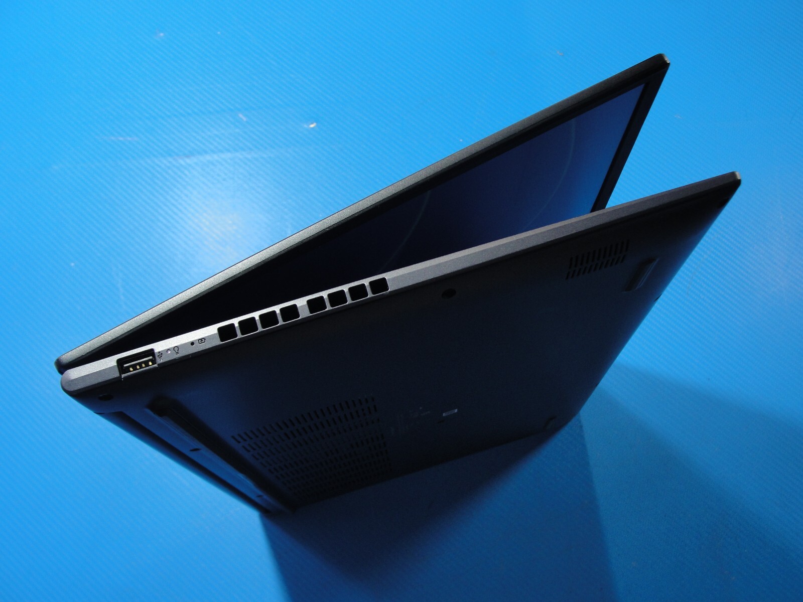 Asus VivoBook M1703QA 17″ AMD Ryzen 5 5600H 3.3GHz 8GB 512GB-Charger No included