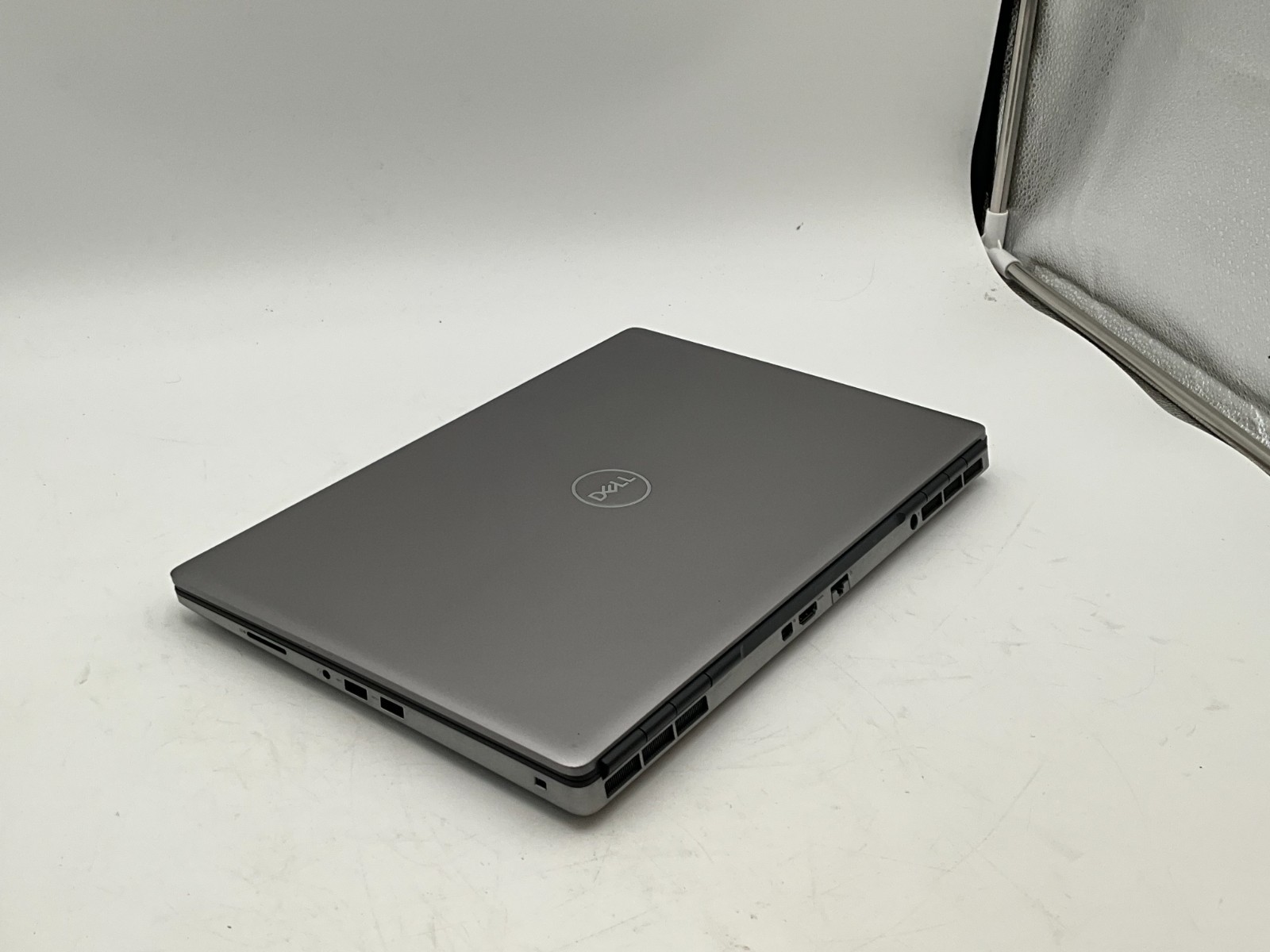 DELL Precision 7560 i7-11850H 2.50g 64GB 1tb T1200 15.6″ WIN11 Laptop 9N2F5M3