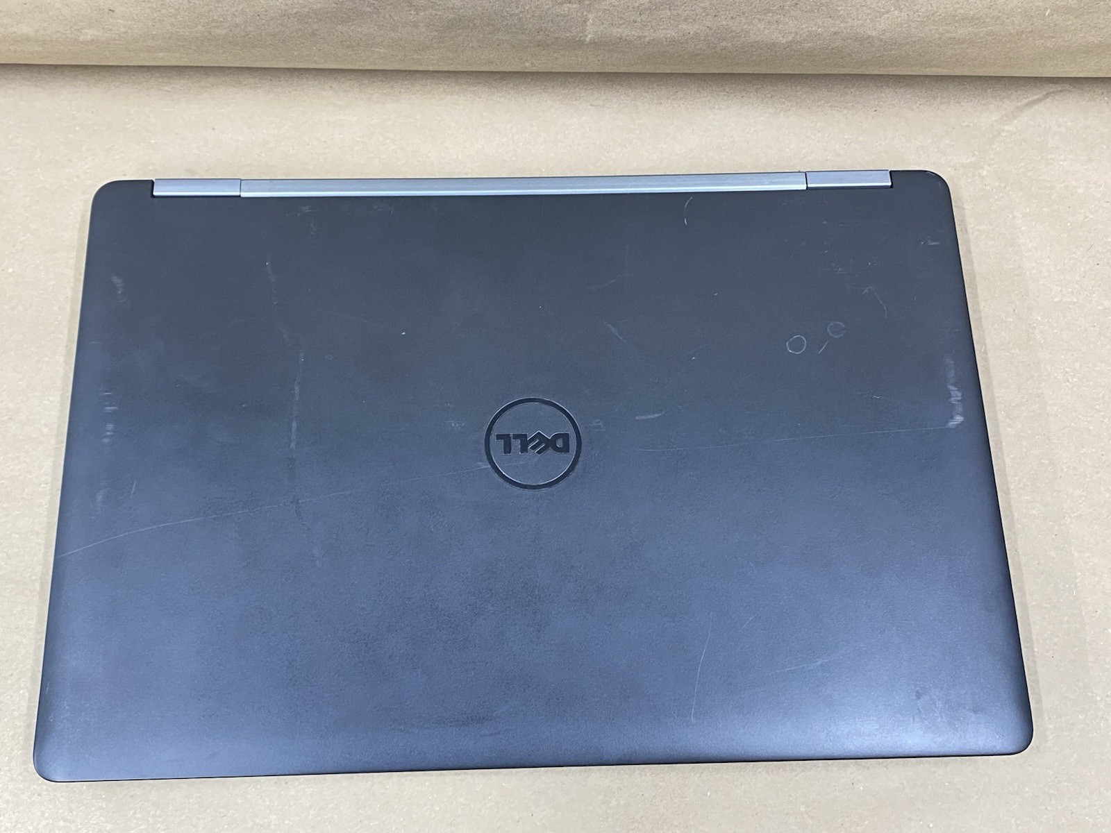 Dell Latitude E5570 – 15.5″ FHD – i5-6300U – 8GB – 256GB SSD – Win 10 Pro – READ