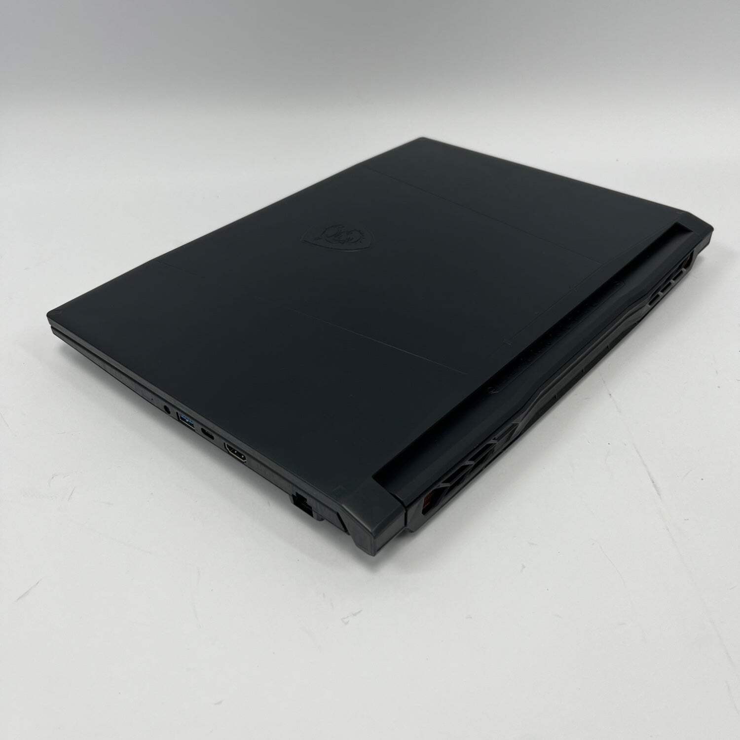 MSI Katana 15 HX 15.6″ i7-14650HX 2.2GHz 64GB RAM 4TB SSD GeForce RTX 5070