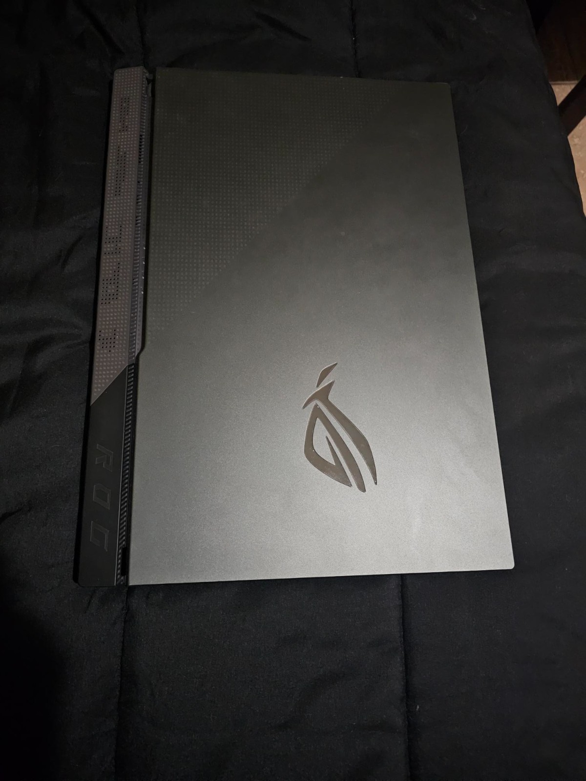 ASUS ROG Strix G713 Ryzen 7 RTX 3050 64GB 5TB SSD 17.3″ Excellent + Camera