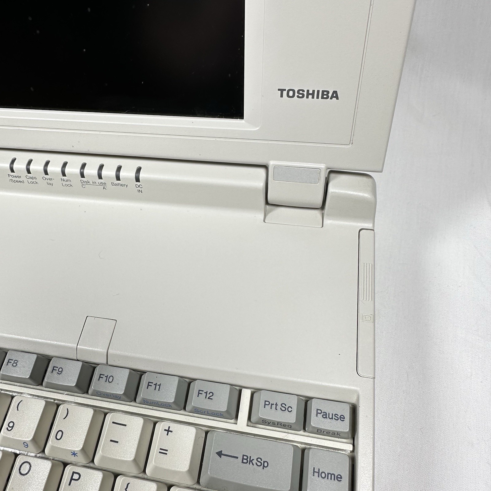 Toshiba Satellite T1910 Laptop Computer PA1113U Vintage UNTESTED – FOR PARTS!
