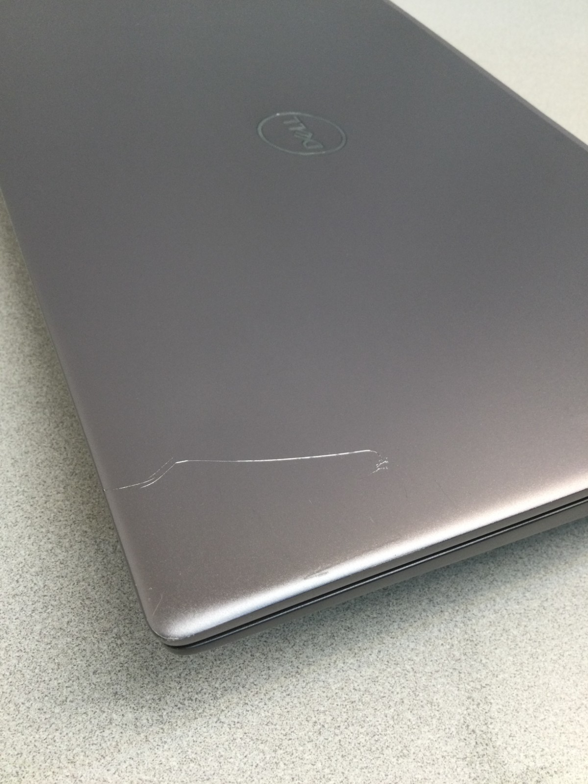 **AS-IS**Dell Vostro 5402 14″ core i5 11th gen 8GB RAM /NO SSD /PARTS OR REPAIR!