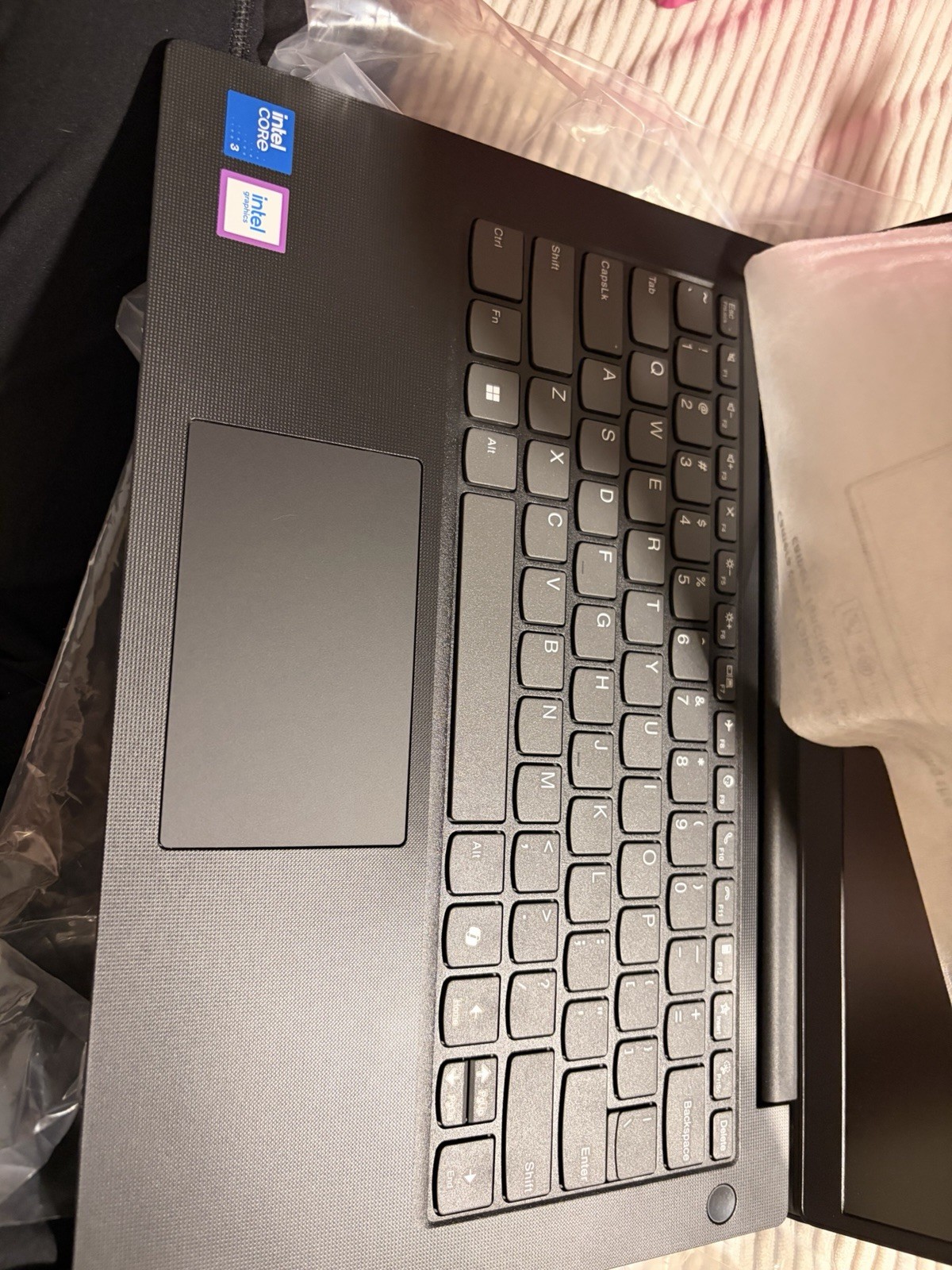 Lenovo V14 G5 IRL 14″ Intel Core i5 Windows 11 Home Gray Laptop w/Charger
