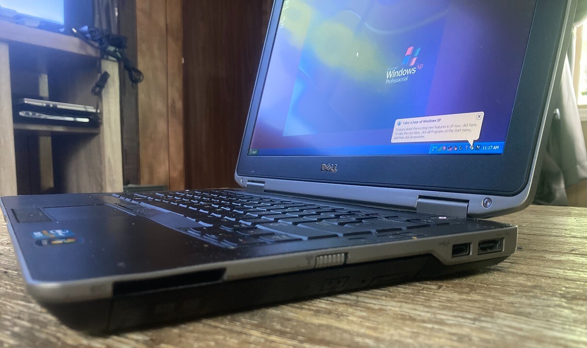 14.1″ Dell E5400 Laptop Vintage Windows XP 32 Bit Intel 2.2ghz 2gb 160gb DVD