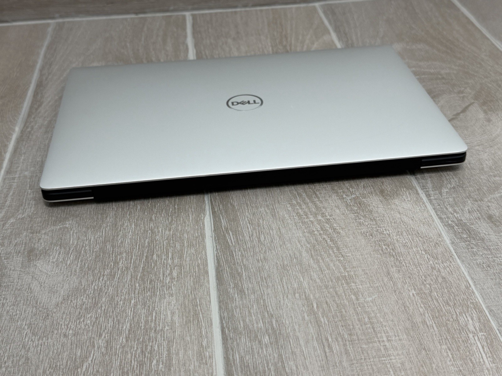 Dell XPS 13 7390 13.2″ Core i7-10510U 8GB RAM 256GB NVMe SSD Win-11