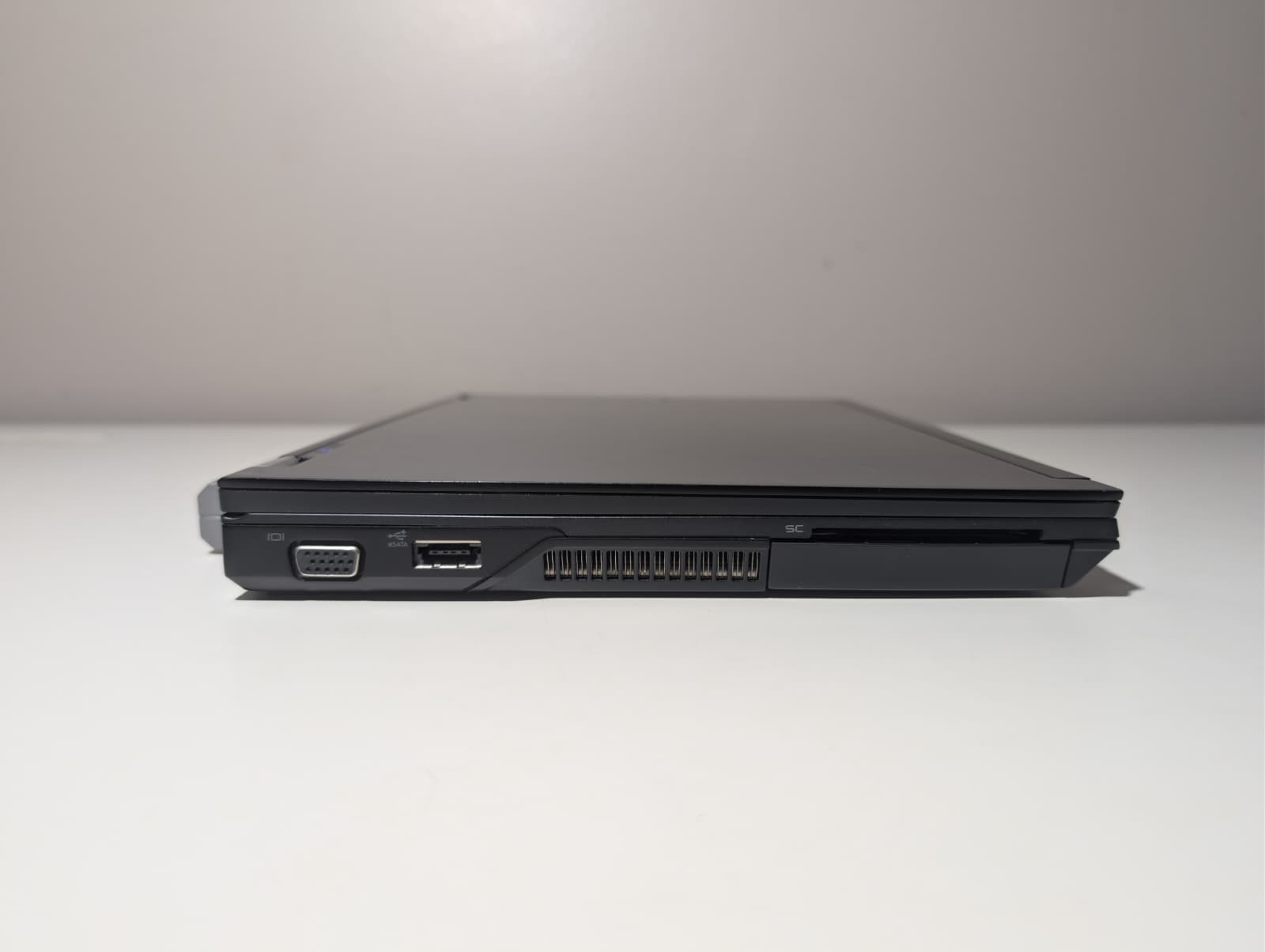 Dell Latitude E4300 | C2D 2GB RAM 160GB HDD | Win XP Pro 32-Bit | DVD+RW