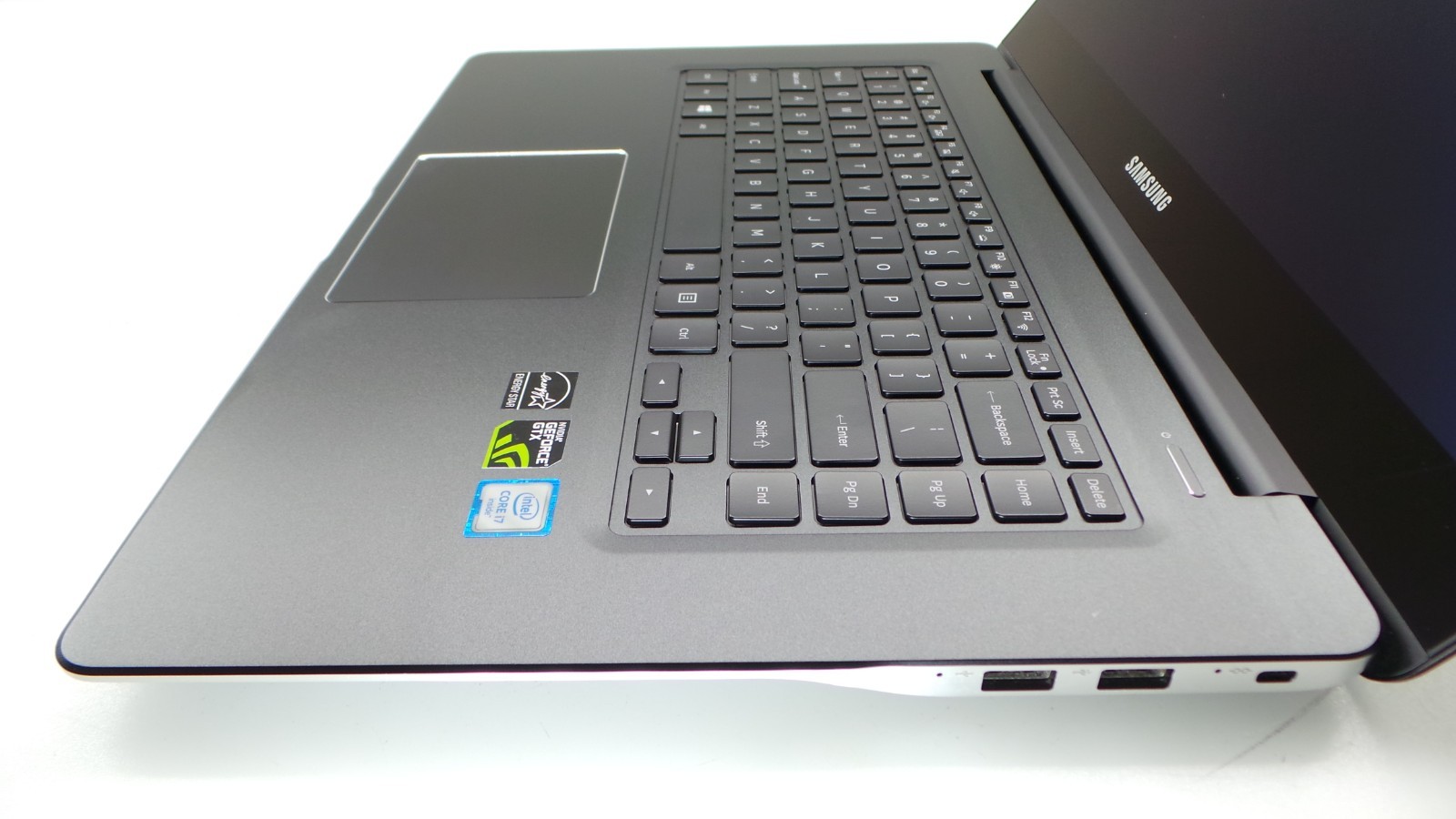 Samsung Notebook NP940Z5L | 15.6″ | i7-6700HQ | 8GB 256GB SSD | Touchscreen
