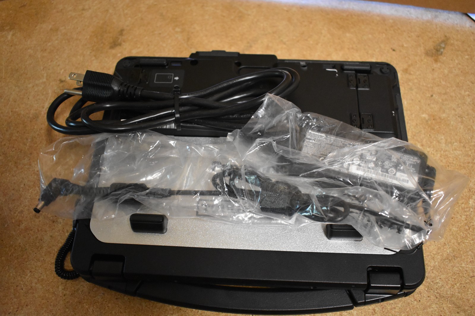 Panasonic Toughbook CF-20 1.6 GHz Core i5-7Y57 @ 1.2GHz 8GB 512GB Win10 Hours 0
