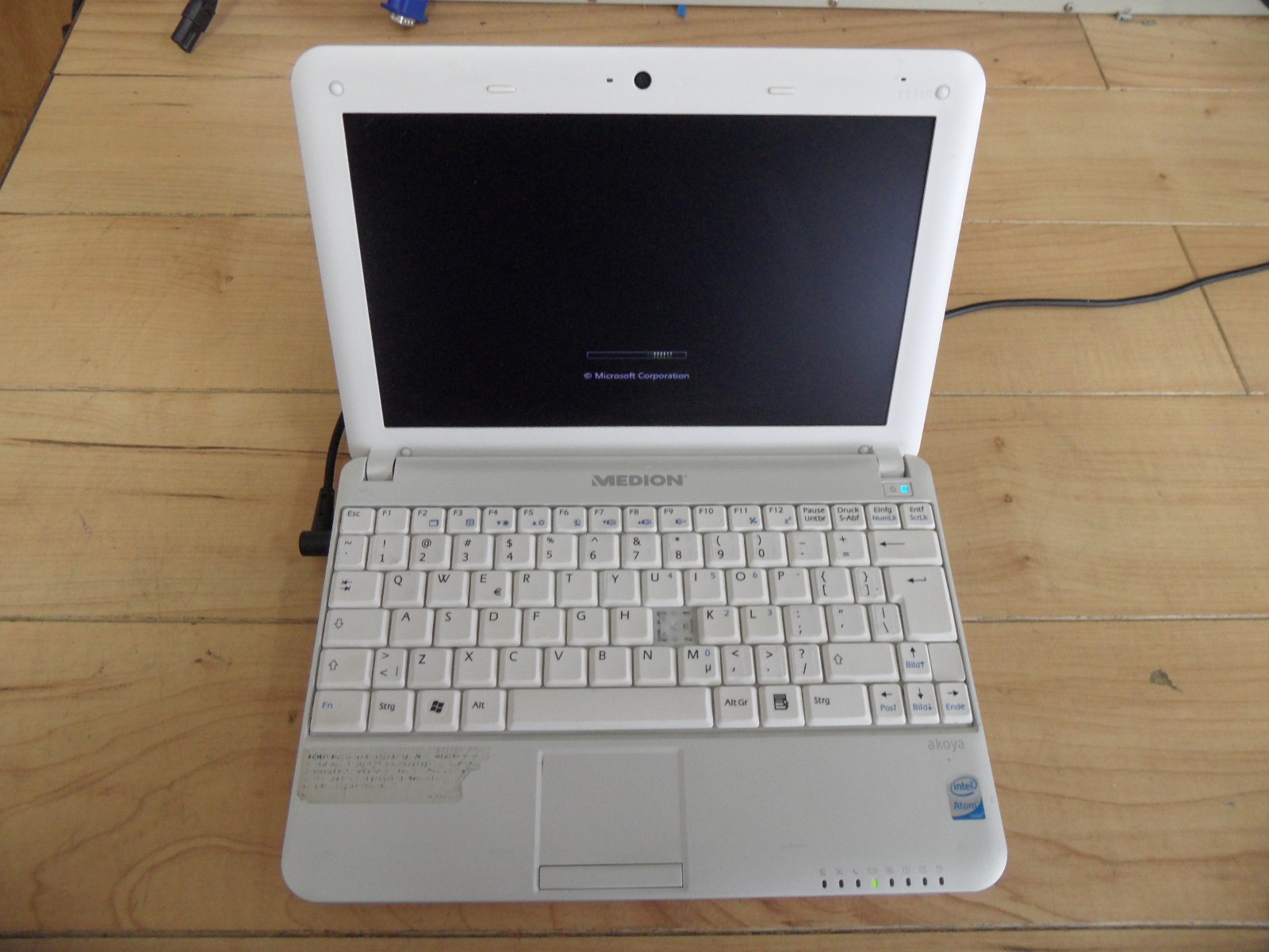 Medion MD96822 Laptop For Parts Posted Bios Wiped Hard Drive Missing Key