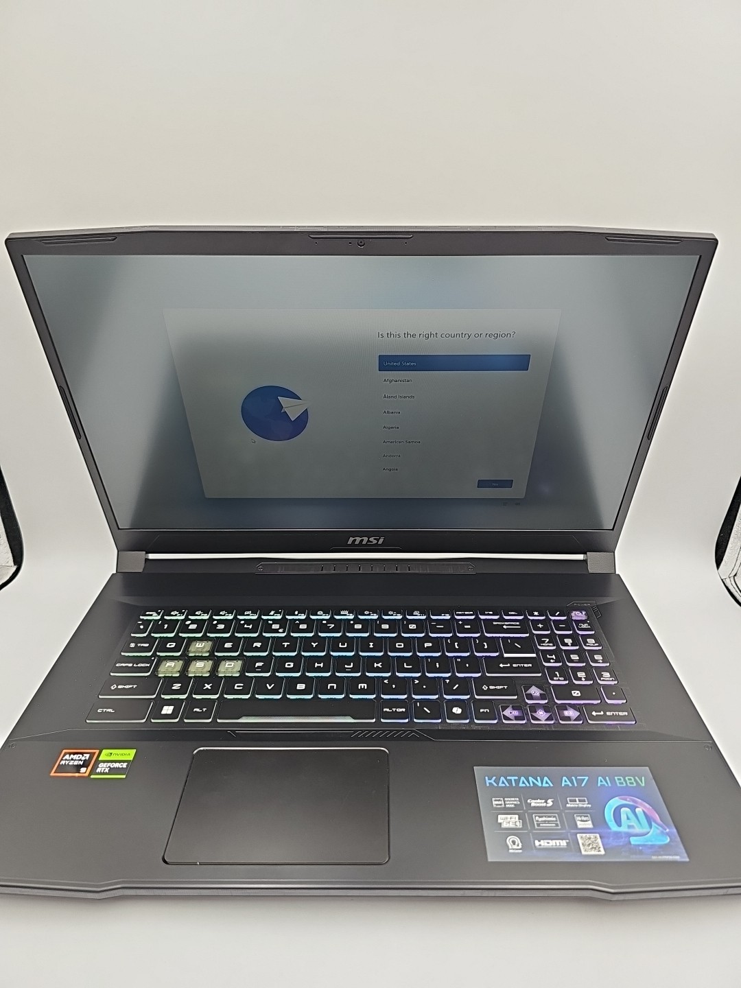 MSI Katana A17 (AIBV8) AMD Ryzen 9 8945HS 32GB 1TB SSD NVIDIA GeForce RTX 4050